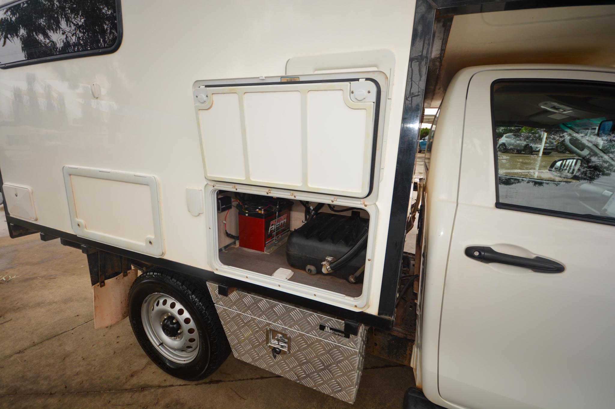 Carousel Popup Thumnails 17 - 2022 Windsor Maverick T590