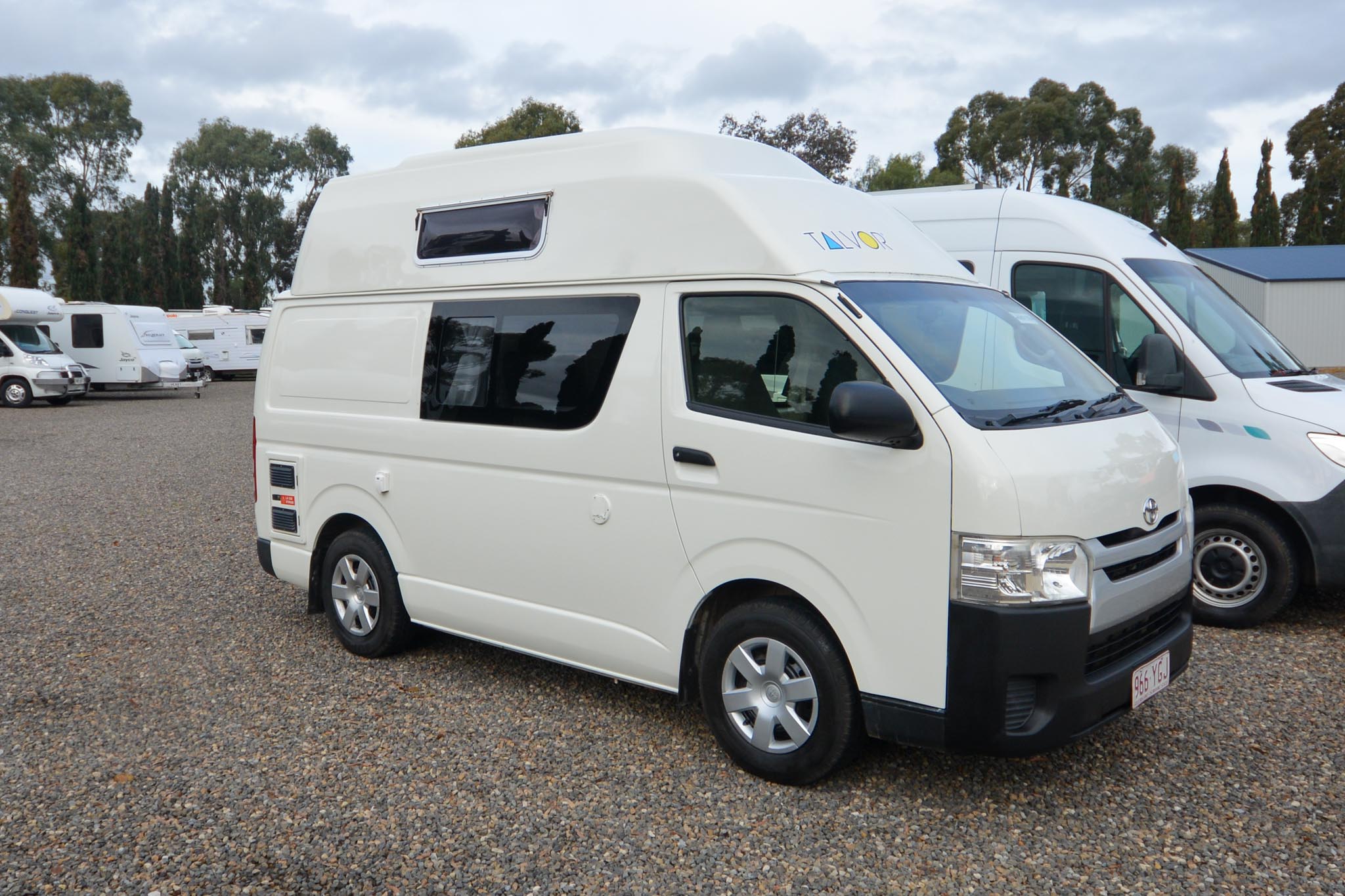Carousel Popup Thumnails 3 - 2018 Talvor Endeavour Toyota HiAce 4 Berth