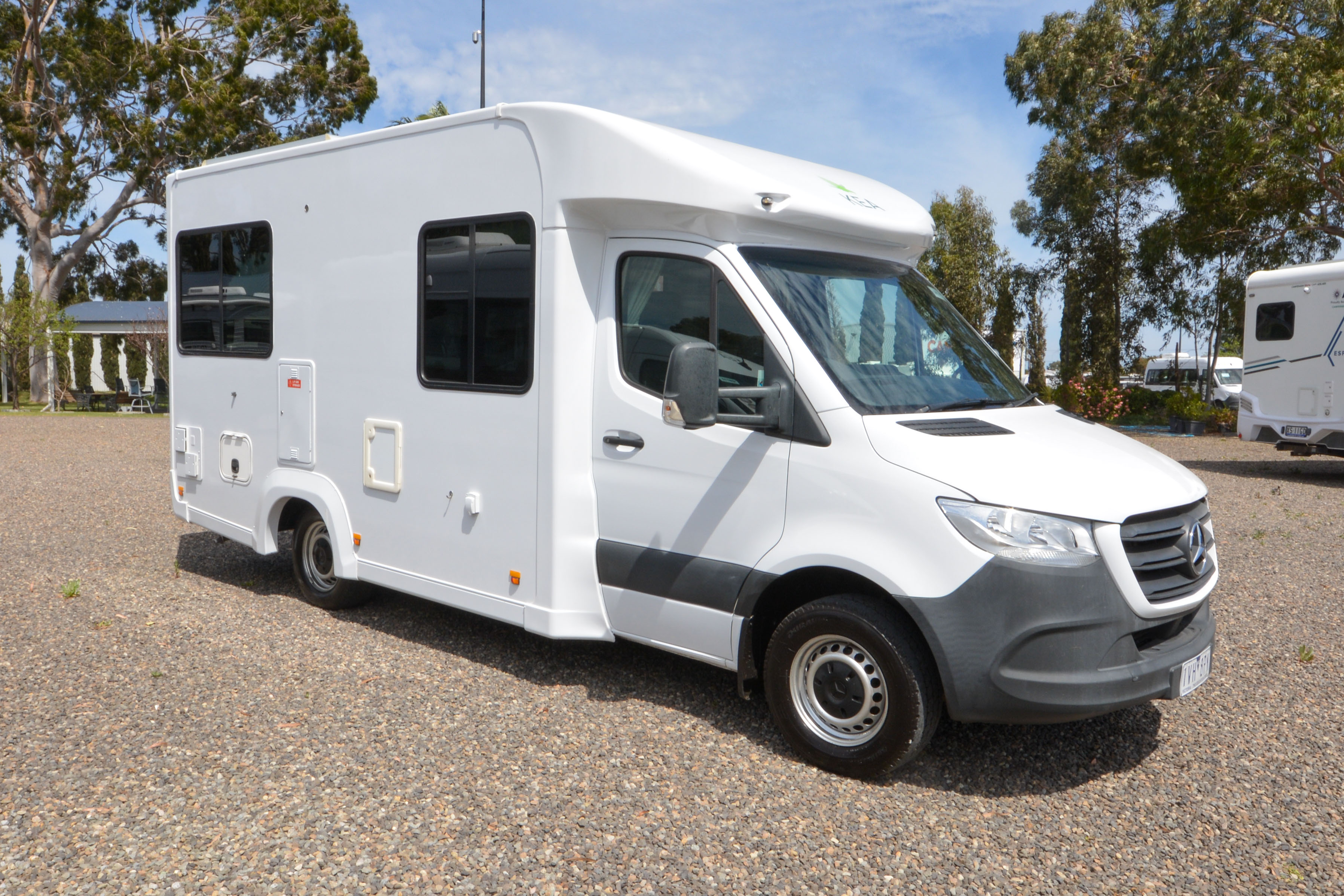 Carousel Popup Thumnails 3 - 2021 Kea Discovery M660 Mercedes 4 Berth