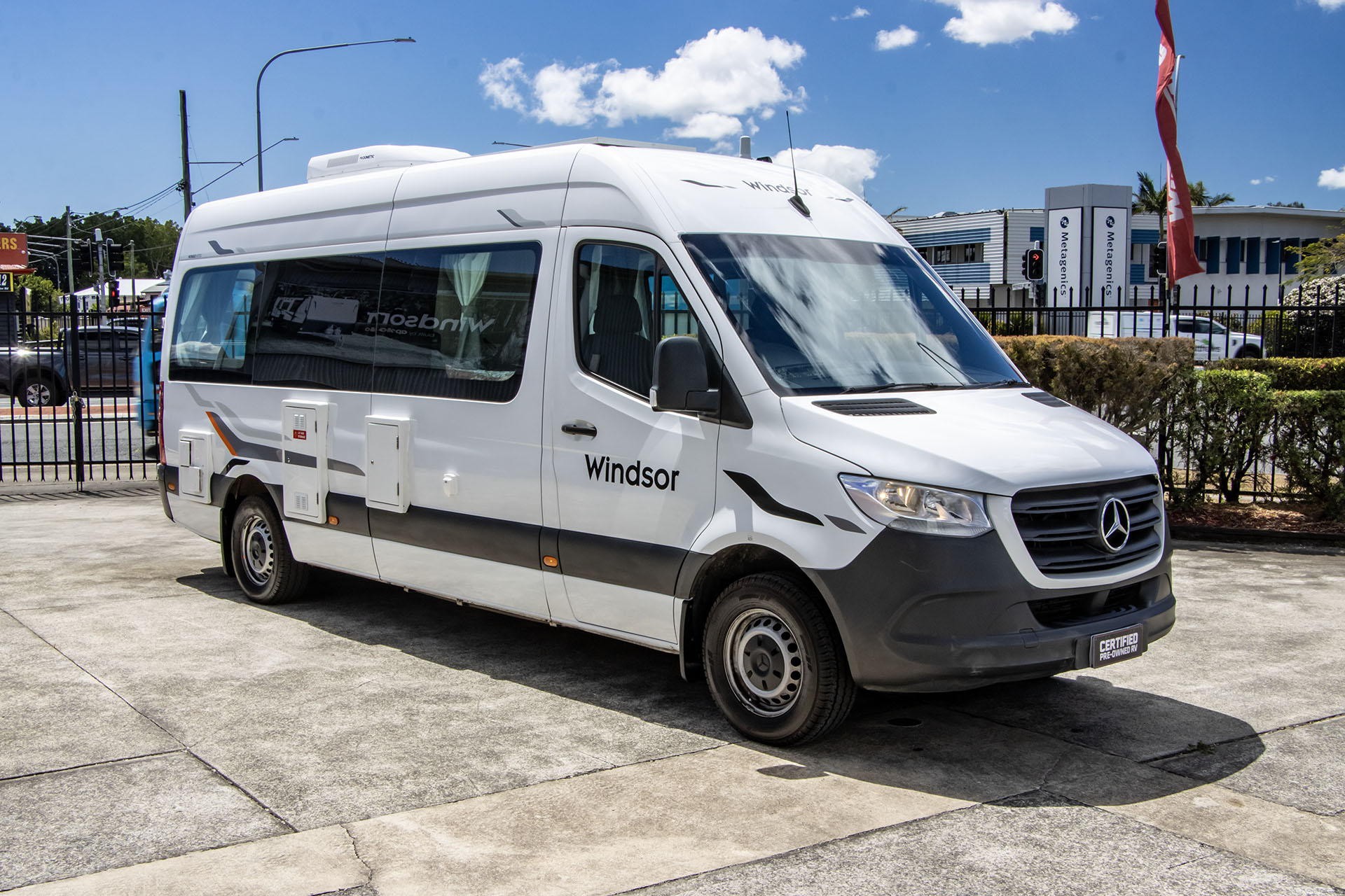Carousel Popup Thumnails 6 - 2021 Windsor Nomad M700 Mercedes 3 Berth
