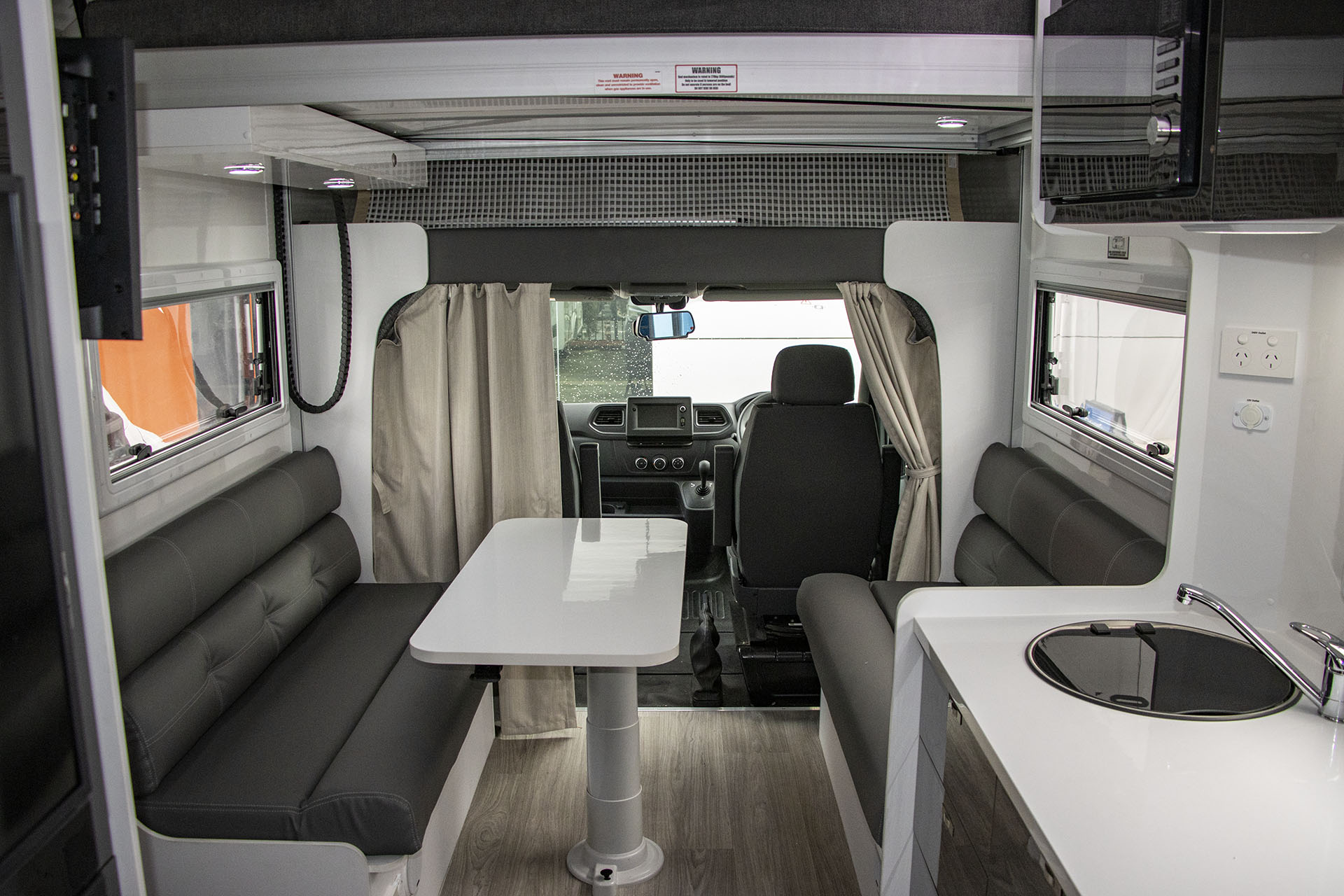 Carousel Popup Thumnails 8 - 2024 Windsor Daintree Renault 2 Berth