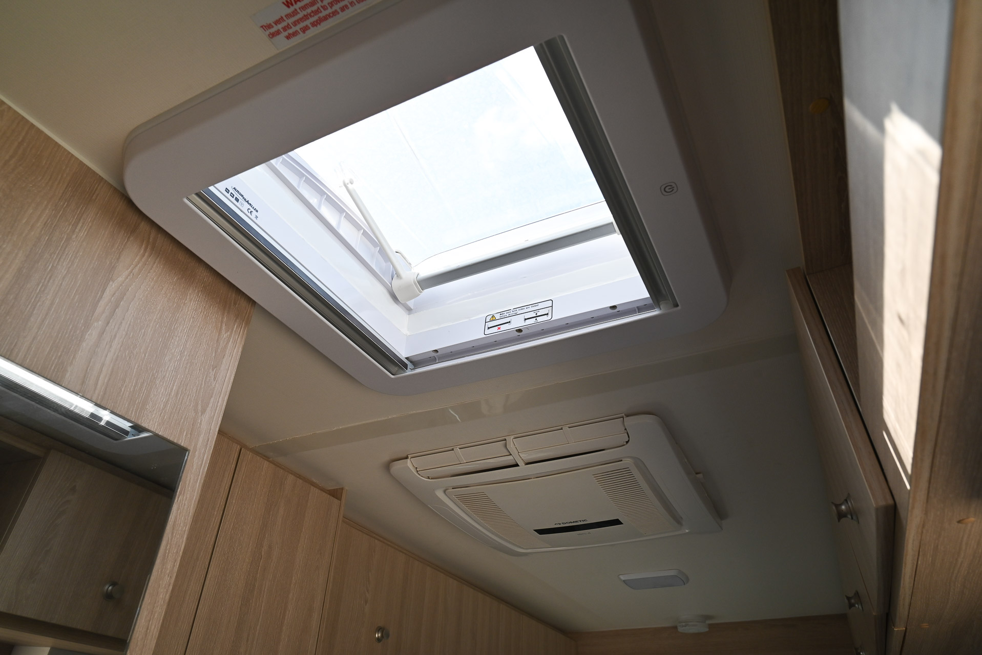 Carousel Popup Thumnails 32 - 2022 Talvor Euro Mini LDV 2 Berth