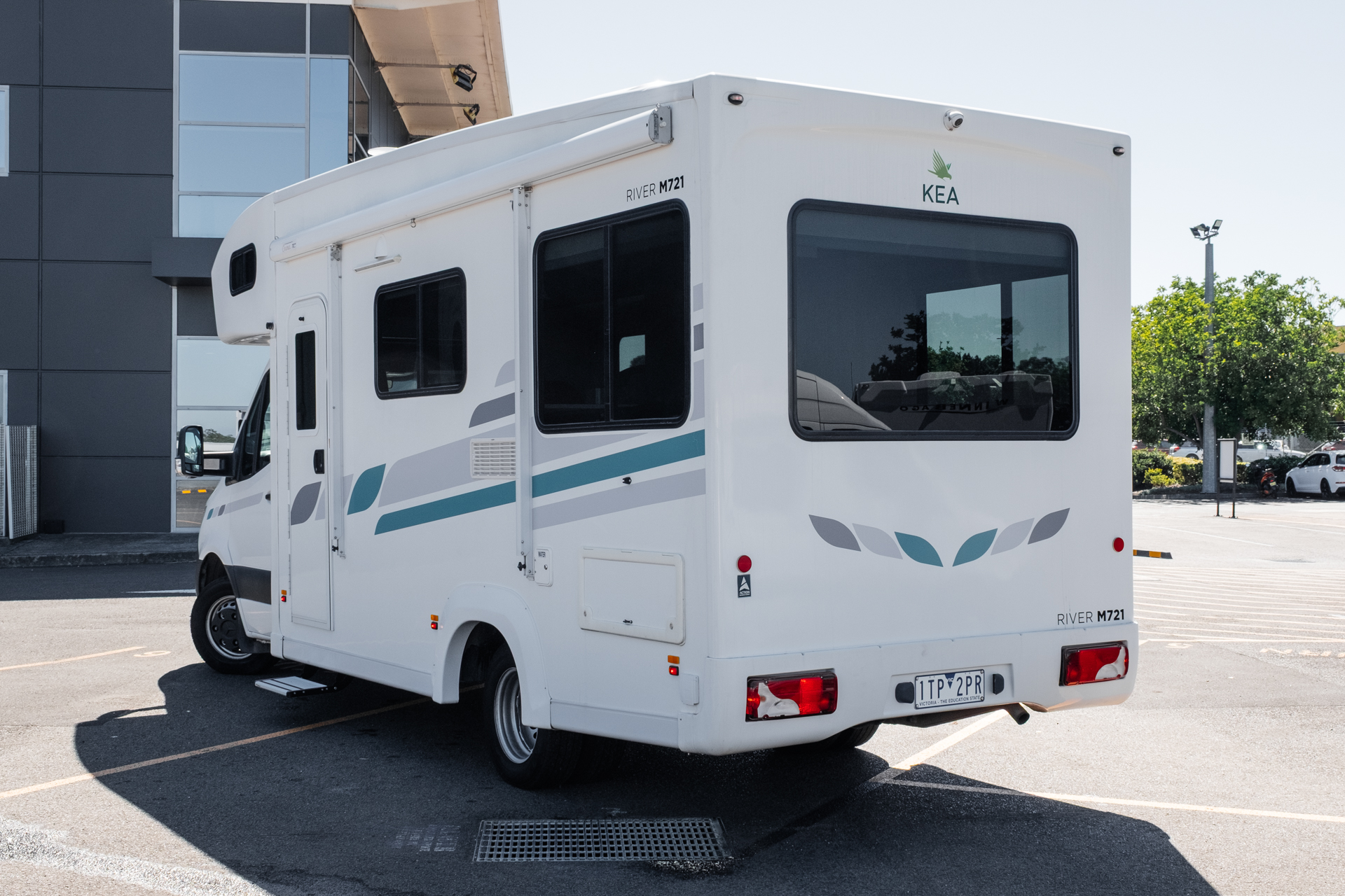 Carousel Popup Thumnails 6 - 2021 Mercedes-Benz River M721 6 Berth