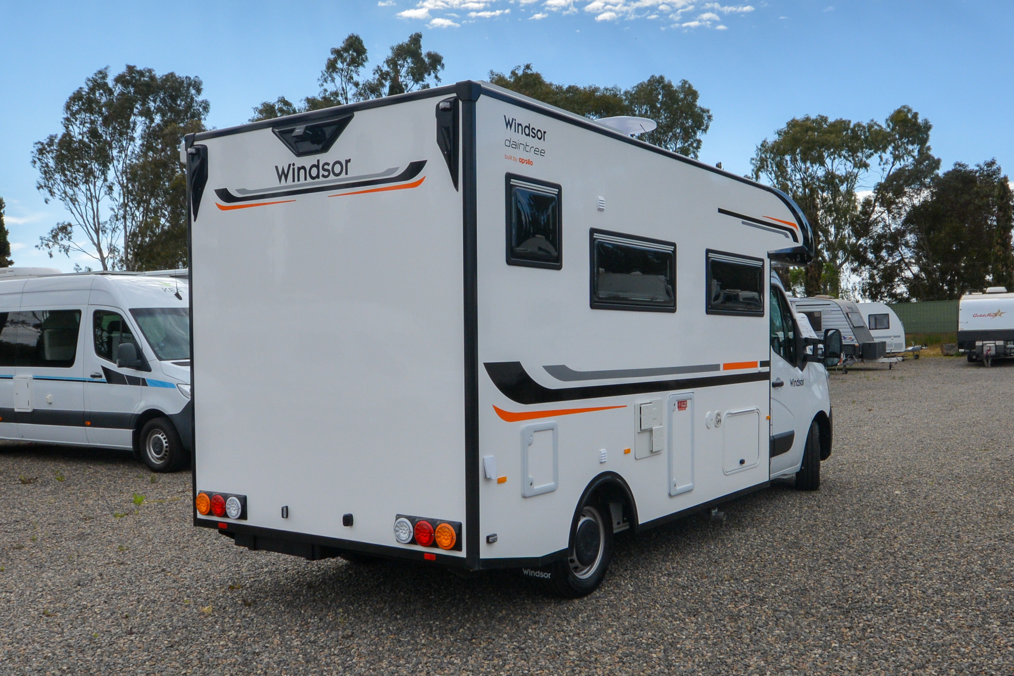 Carousel Popup Thumnails 7 - 2024 Windsor Daintree Renault 2 Berth