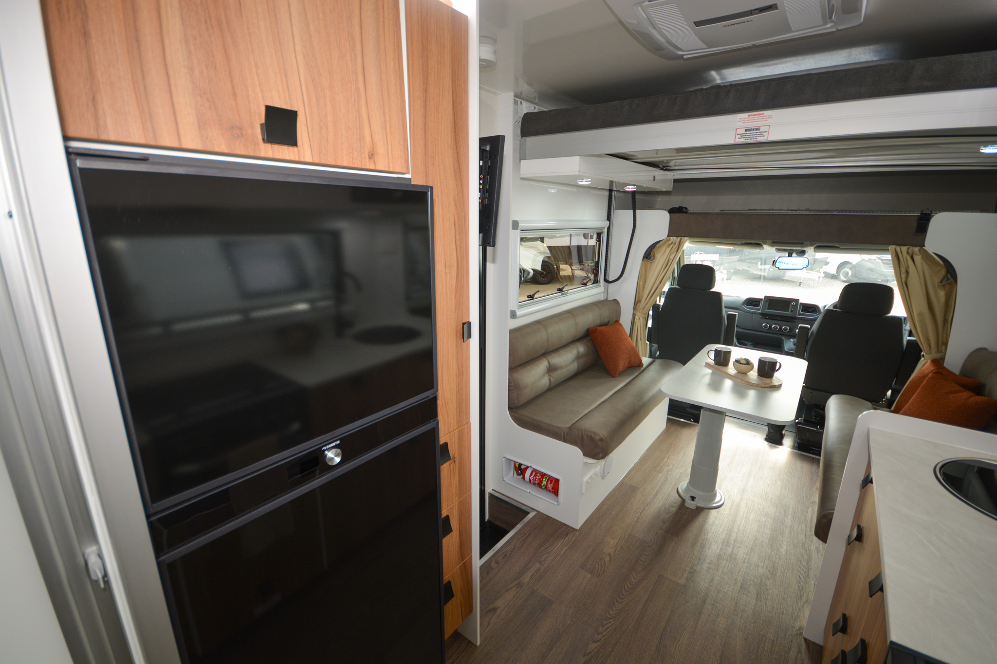 Carousel Popup Thumnails 18 - 2024 Windsor Daintree Renault 2 Berth