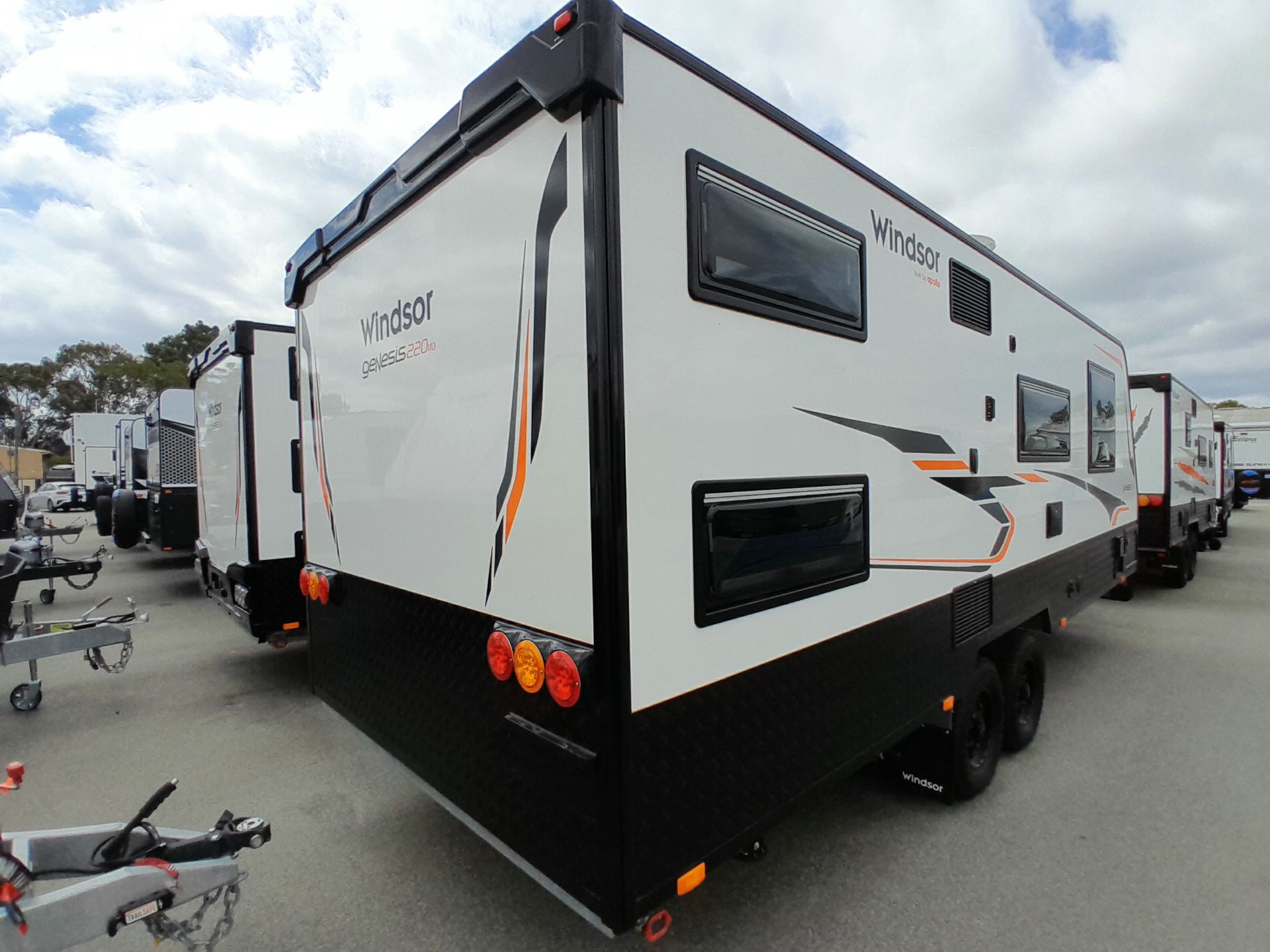 Carousel Popup Thumnails 23 - 2025 Windsor Genesis 220Md 22' 2 Bunk