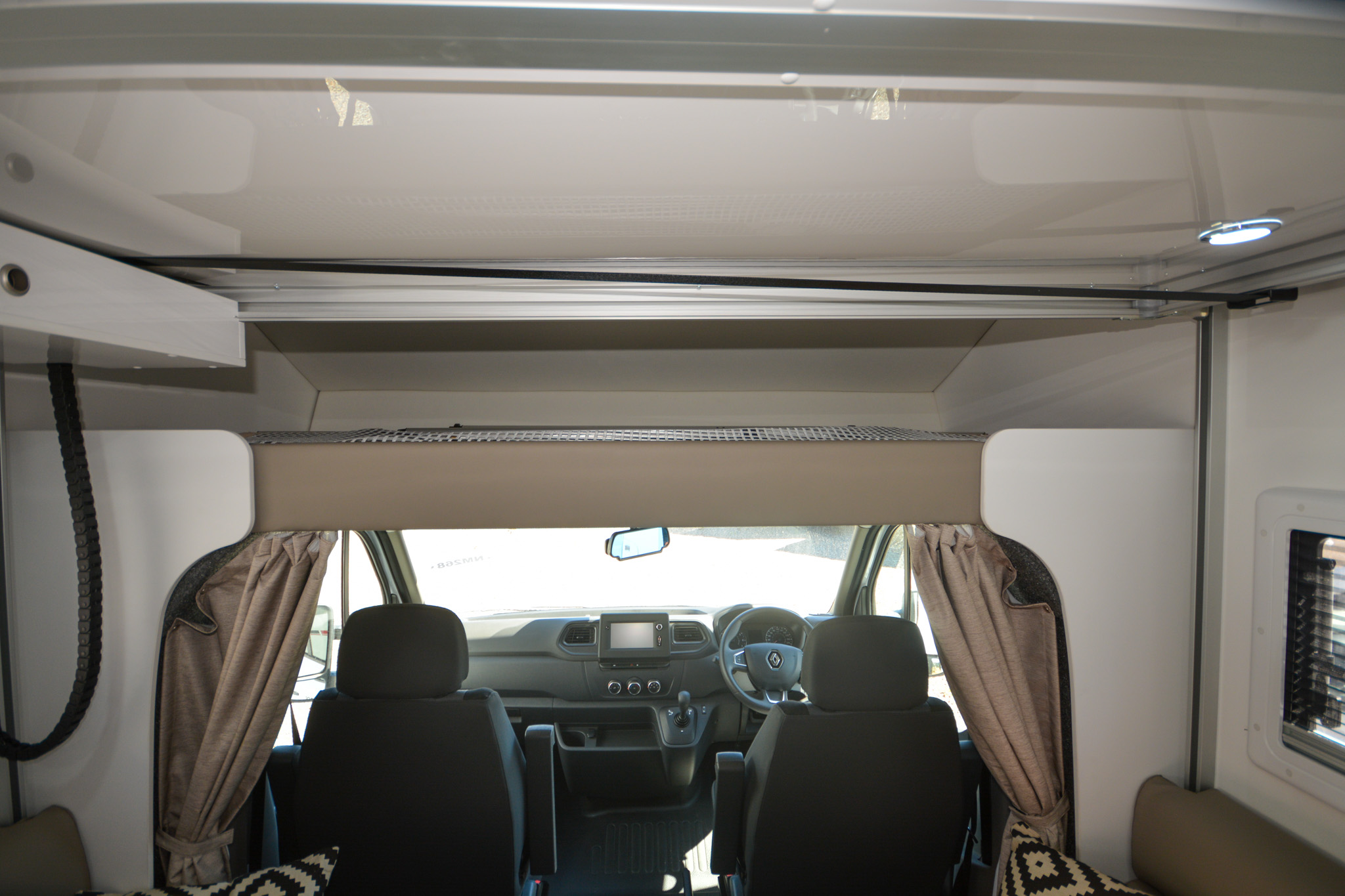 Carousel Popup Thumnails 22 - 2024 Windsor Daintree Renault 2 Berth