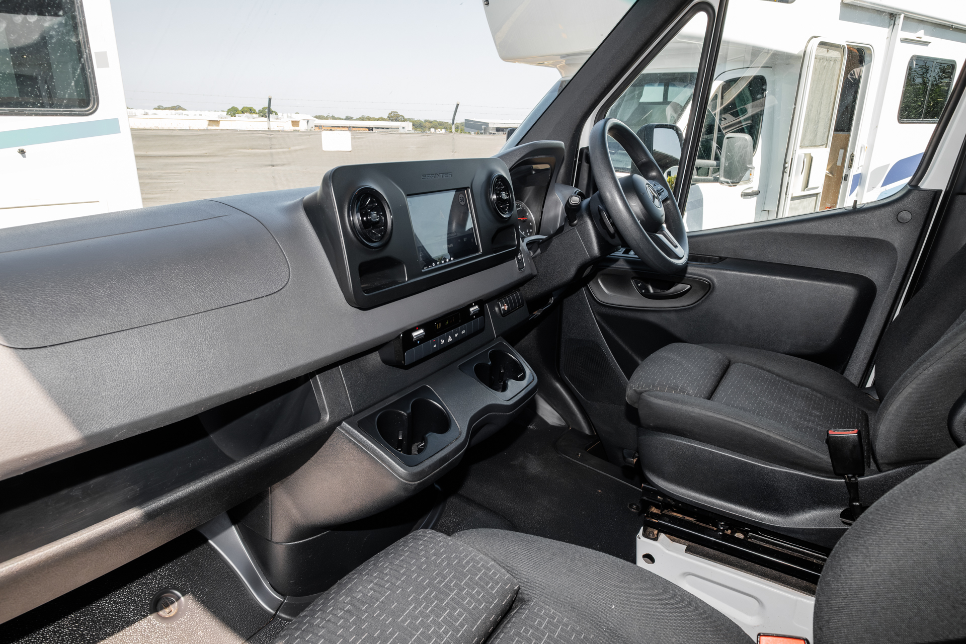 Carousel Popup Thumnails 14 - 2021 Kea Discovery M660 Mercedes 4 Berth