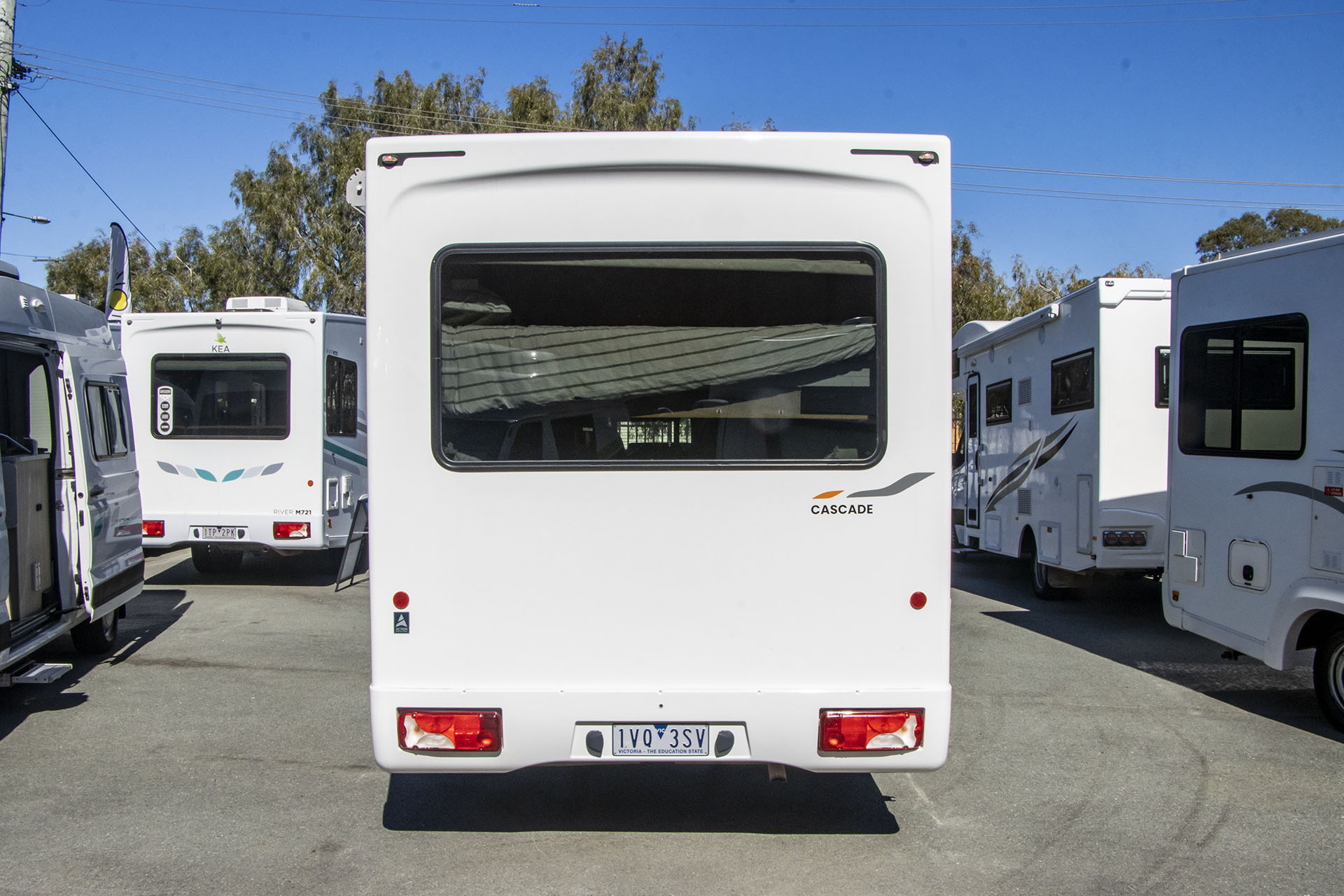 Carousel Popup Thumnails 8 - 2021 Windsor Cascade M670 Mercedes 4 Berth