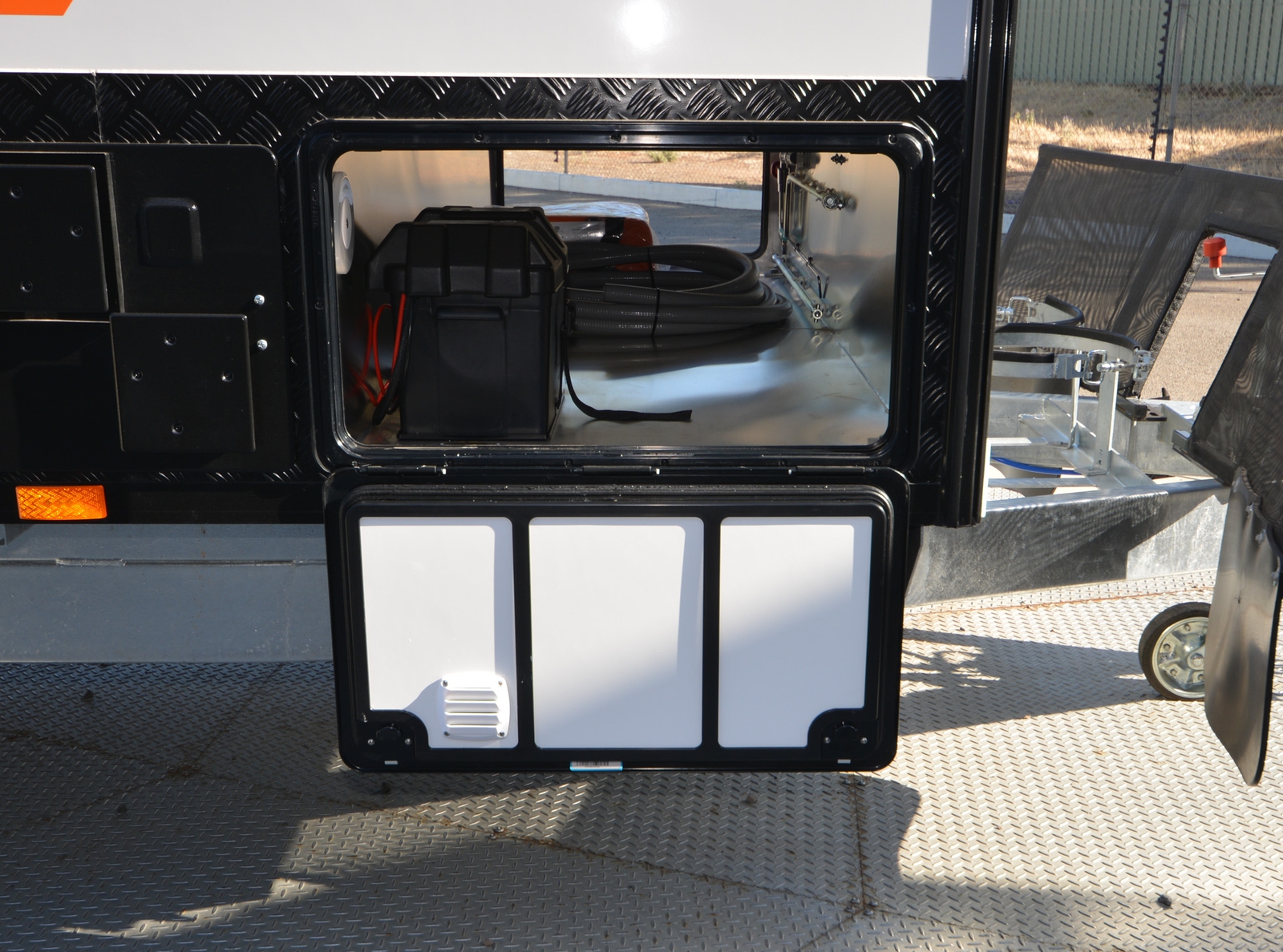 Carousel Popup Thumnails 11 - 2024 Windsor Genesis 196RD