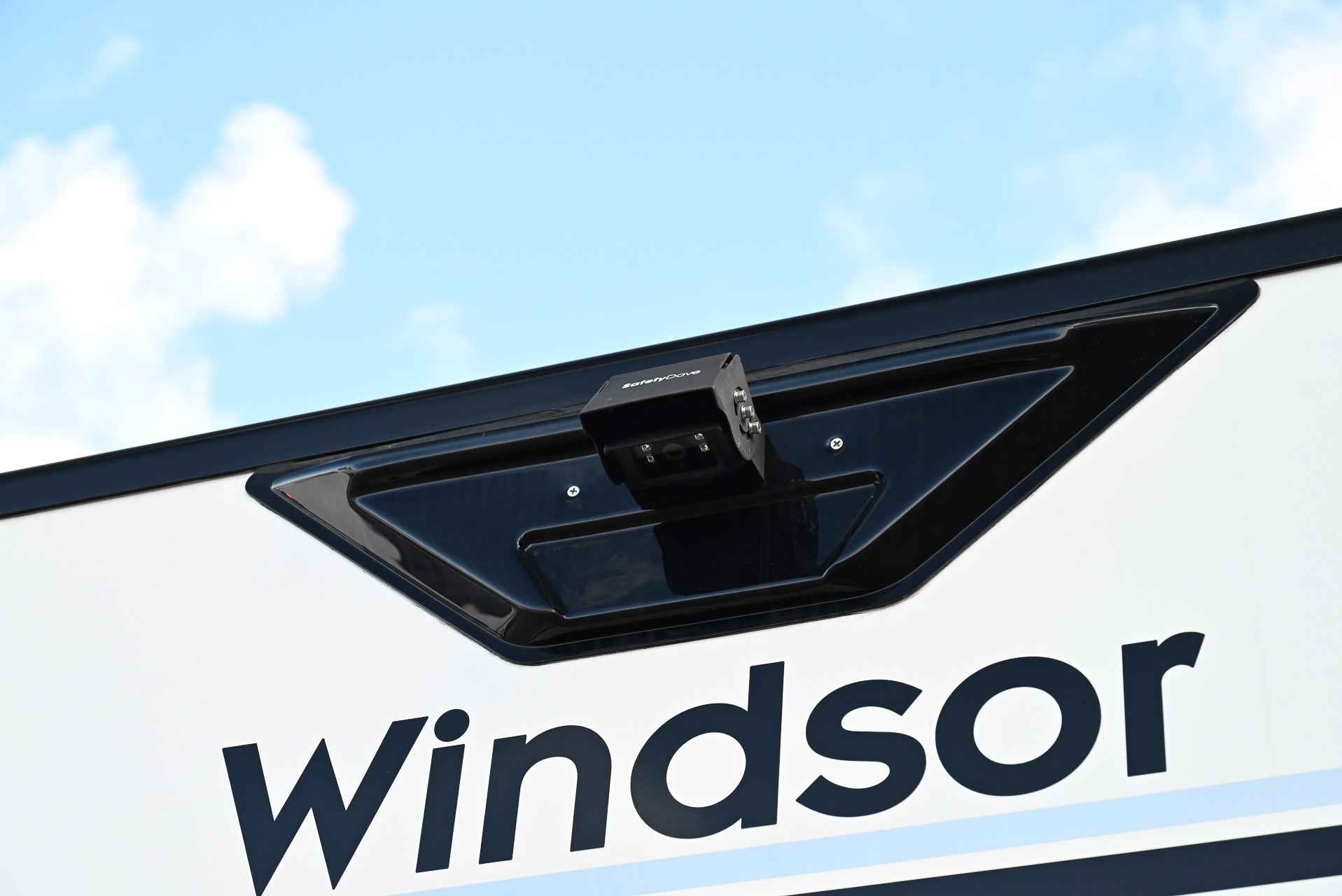 Carousel Popup Thumnails 10 - 2024 Windsor Daintree Renault 2 Berth