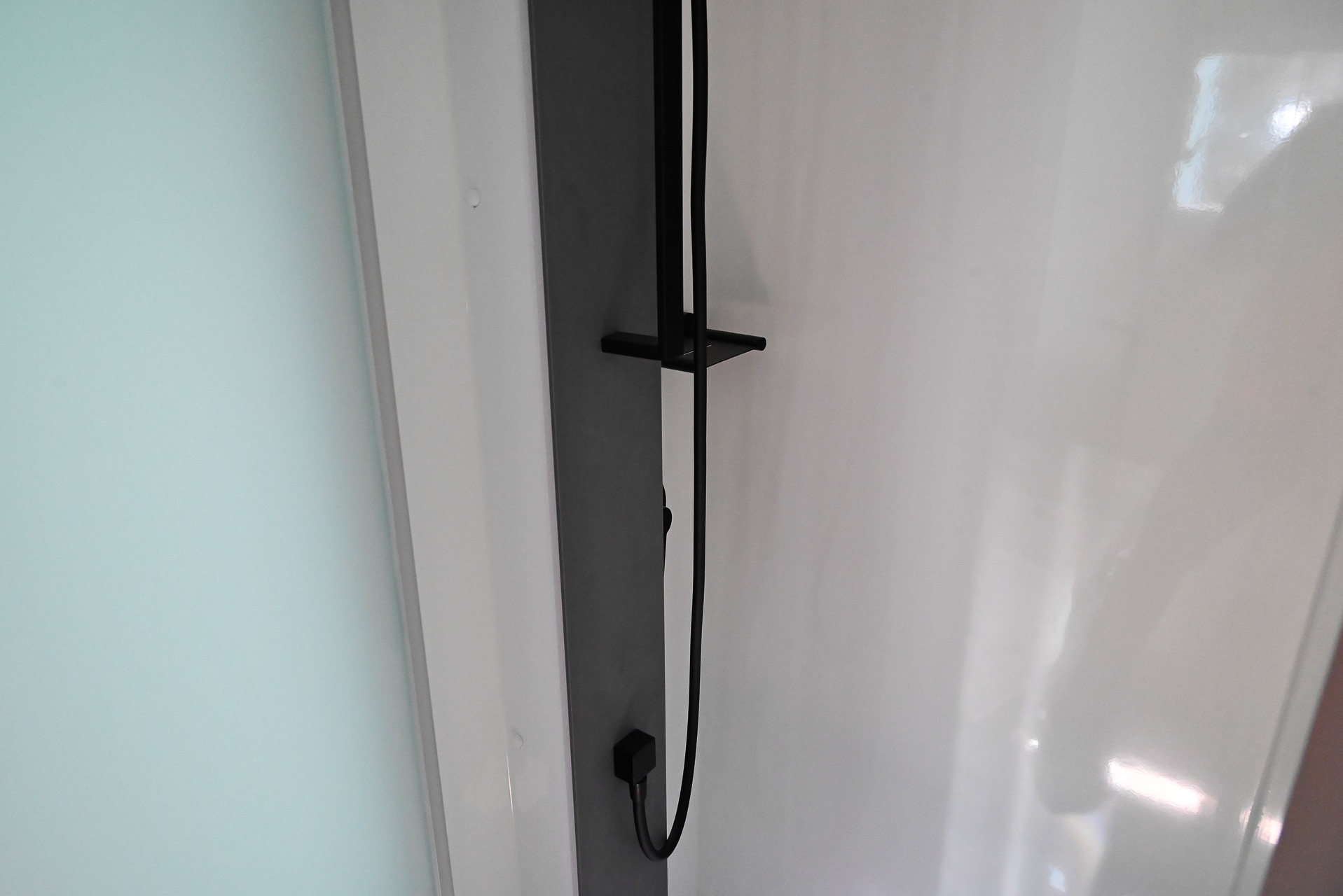 Carousel Popup Thumnails 30 - 2024 Windsor Daintree Renault 2 Berth