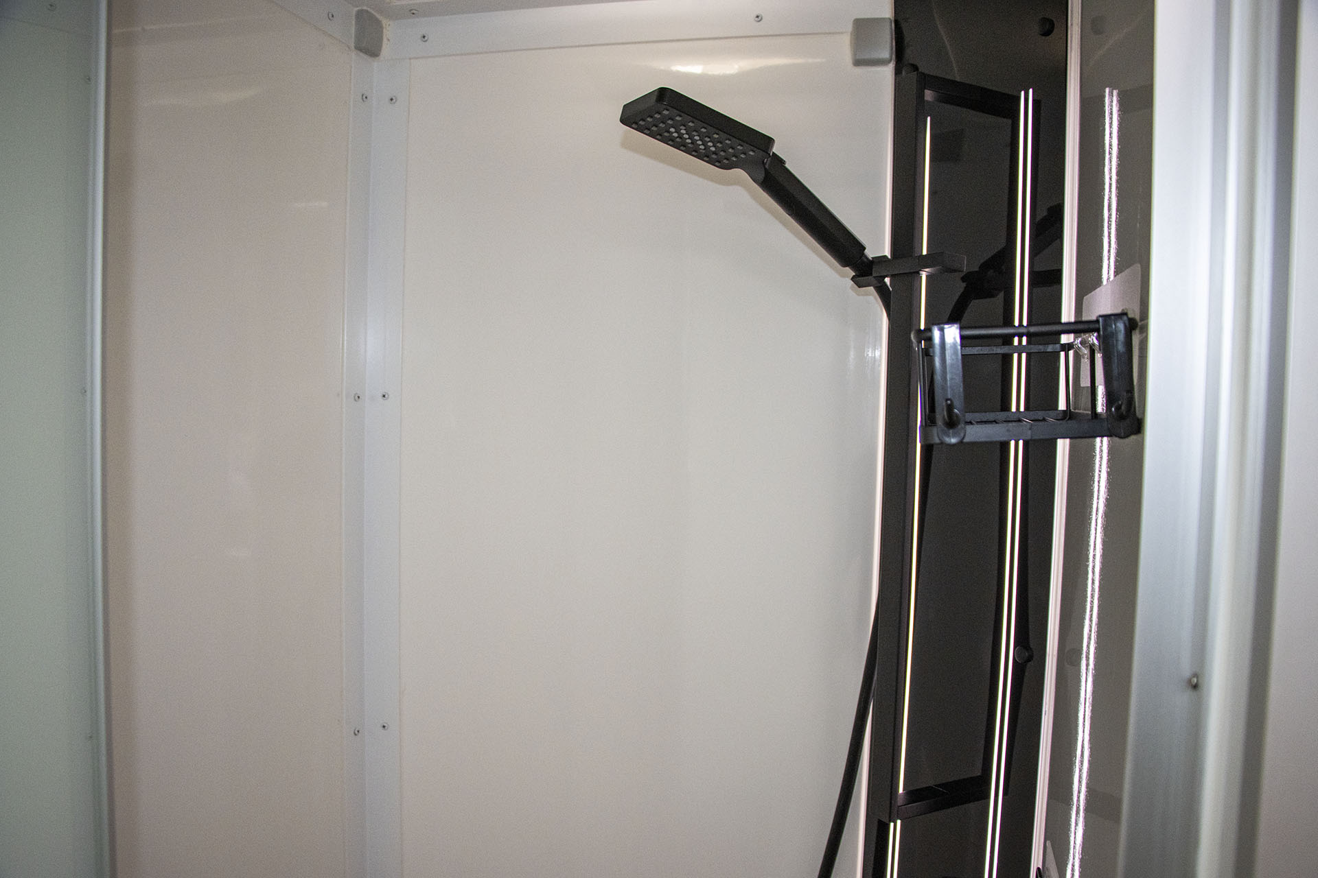 Carousel Popup Thumnails 19 - 2024 Windsor Simpson Fiat 4 Berth