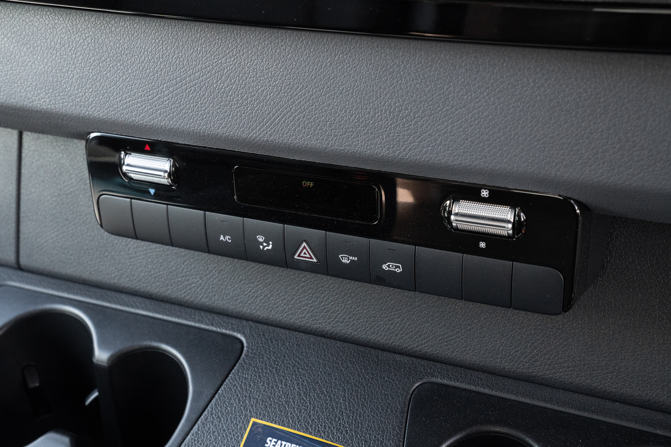 Carousel Popup Thumnails 24 - 2024 Mercedes-Benz Discovery M660 4 Berth