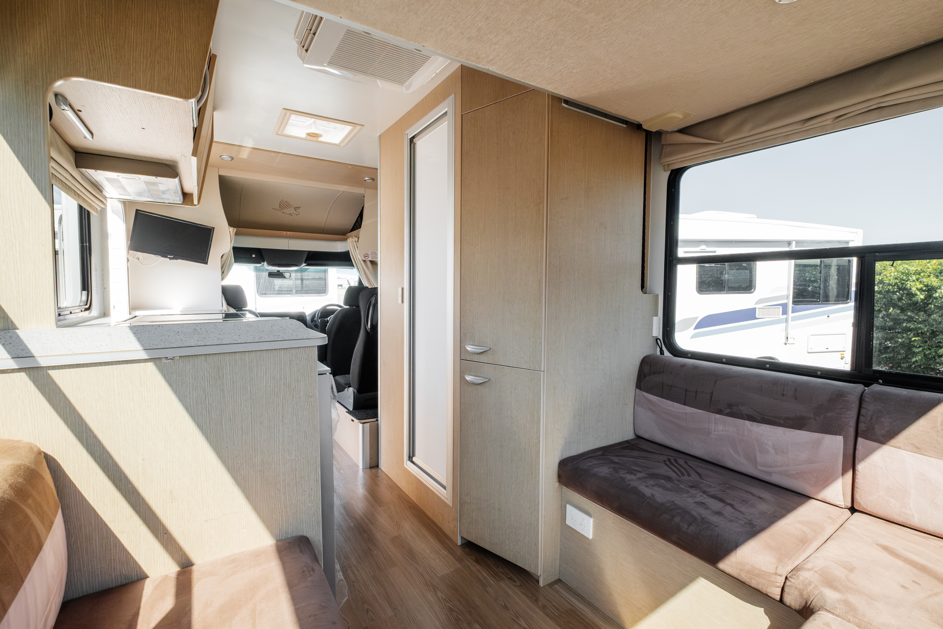 Carousel Popup Thumnails 33 - 2021 Kea Discovery M660 Mercedes 4 Berth