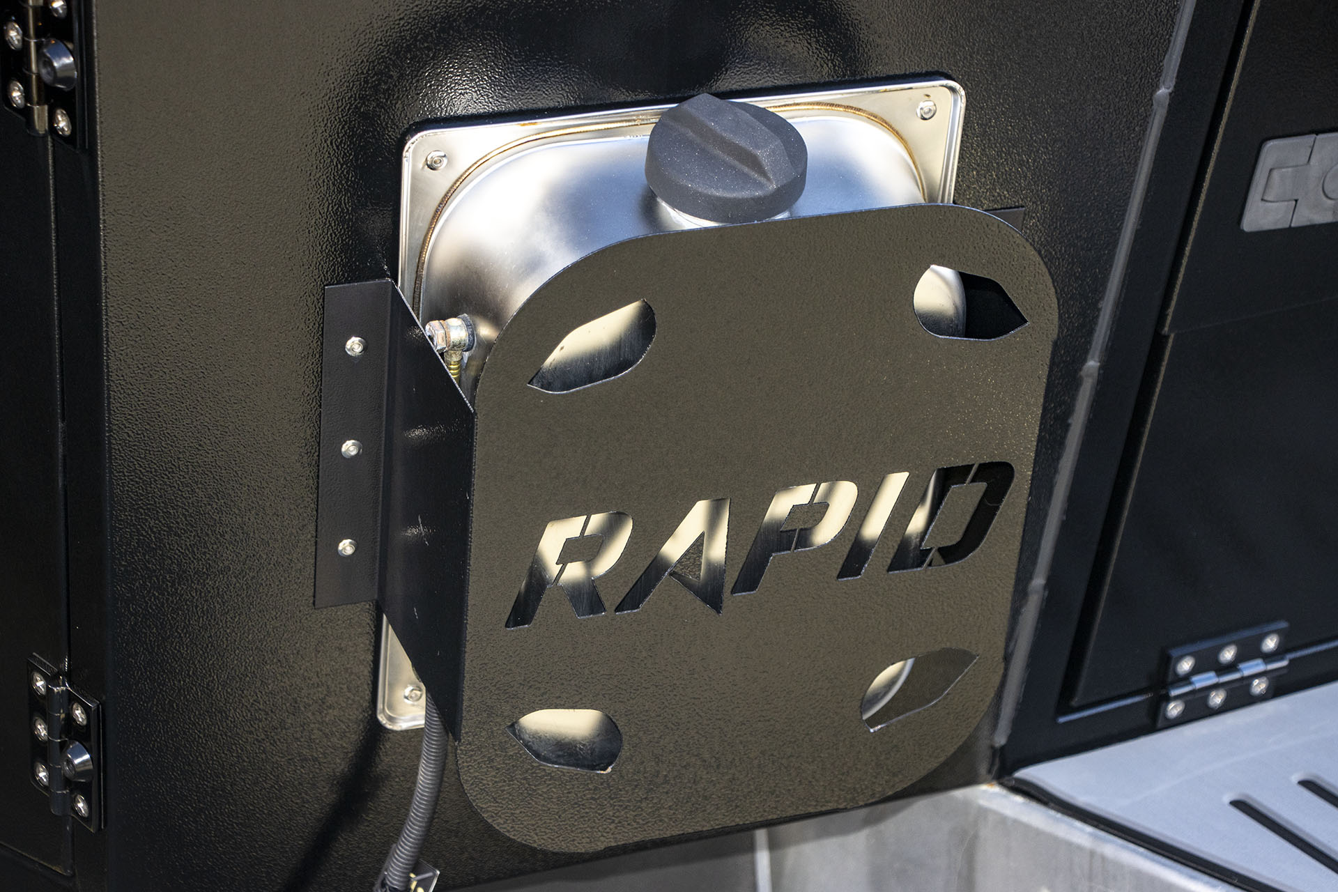 Carousel Popup Thumnails 18 - 2025 Windsor Rapid 15D