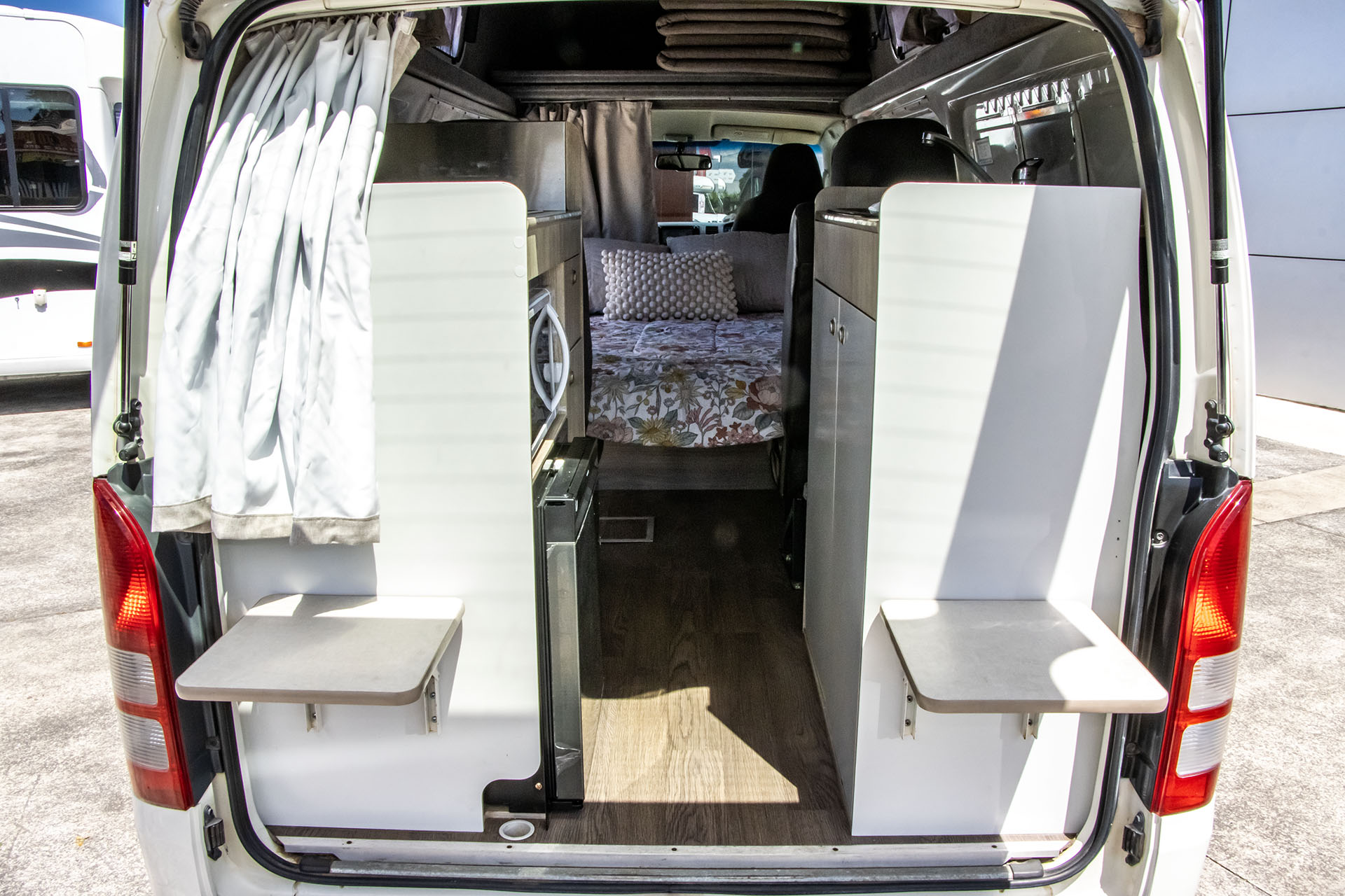 Carousel Popup Thumnails 31 - 2019 Windsor Double Down T490 Toyota 4 Berth