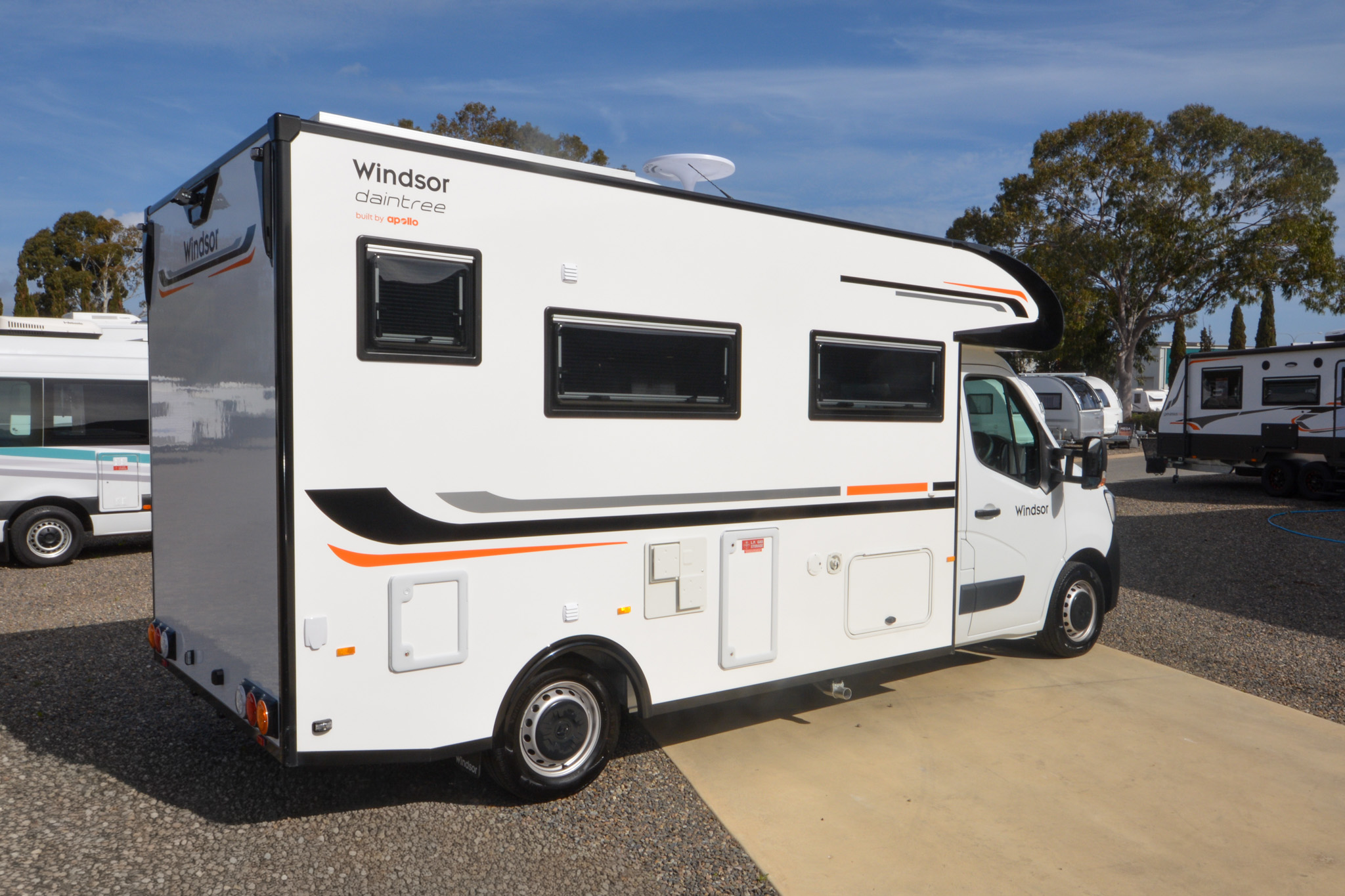 Carousel Popup Thumnails 7 - 2024 Windsor Daintree Renault 2 Berth