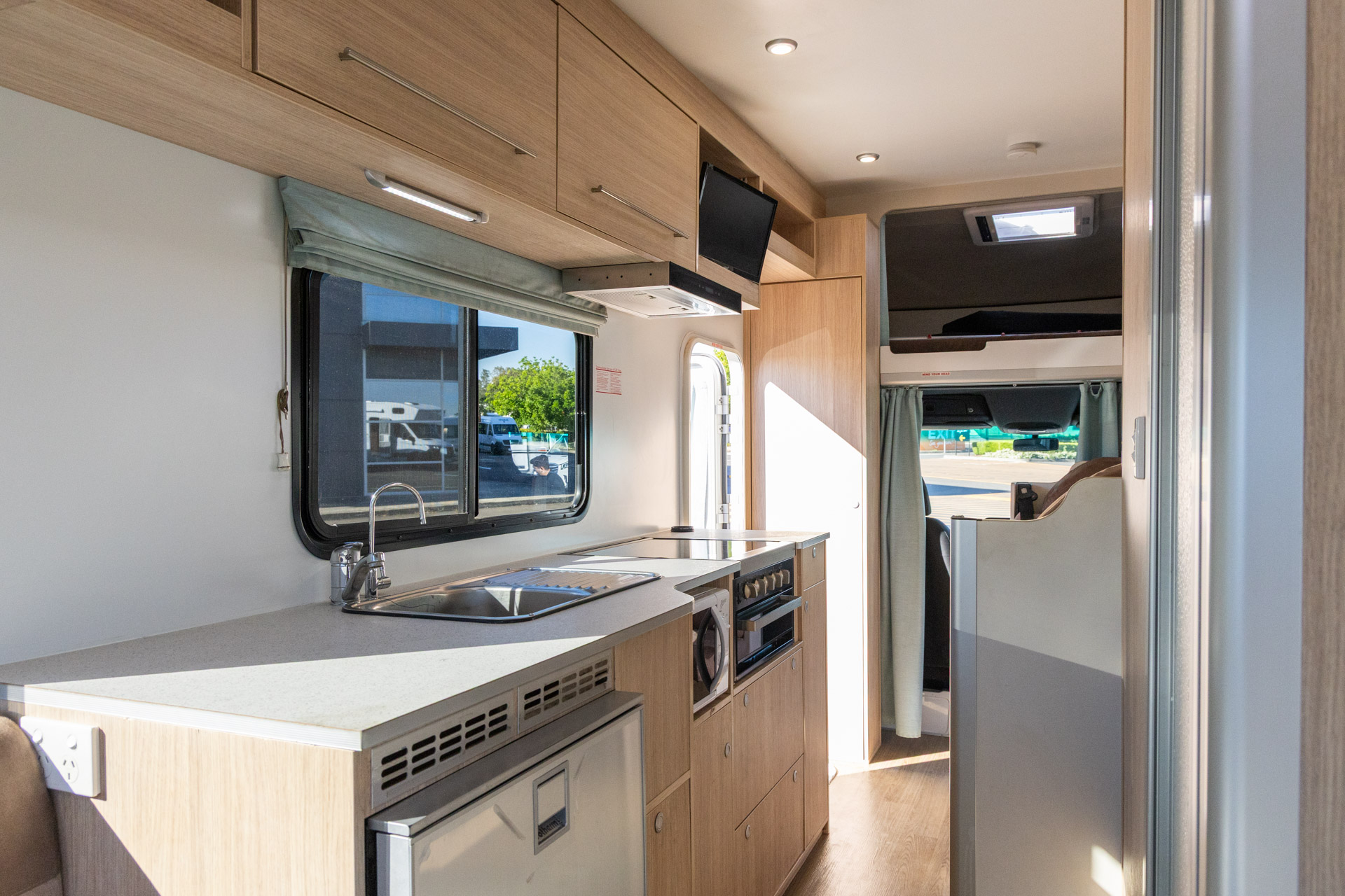 Carousel Popup Thumnails 25 - 2019 Kea River M721 Mercedes 6 Berth