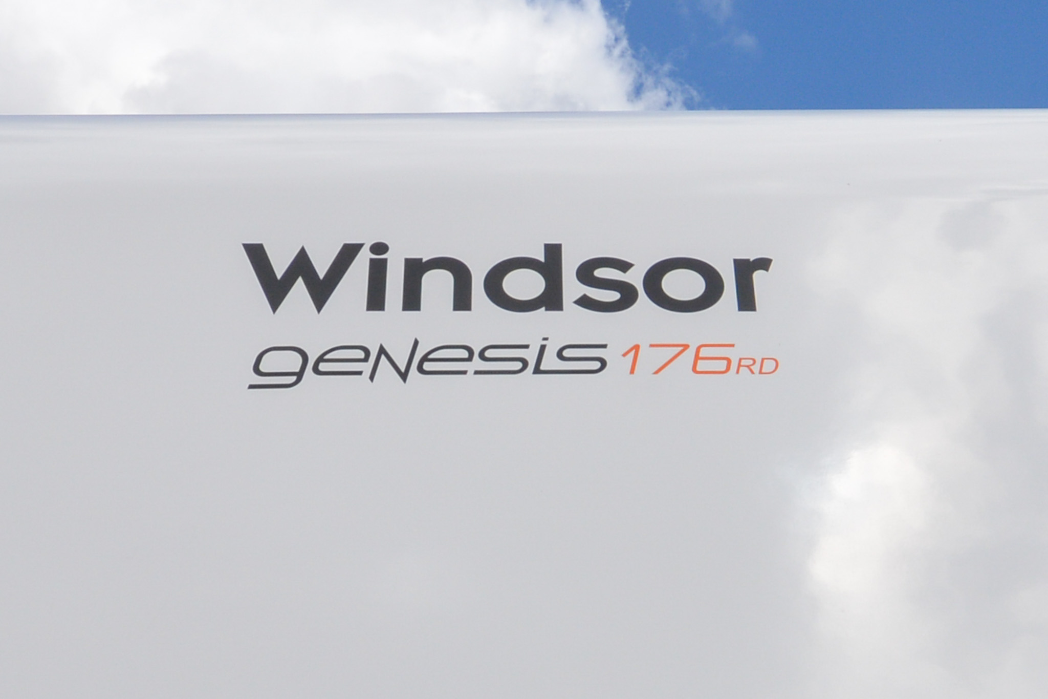 Carousel Popup Thumnails 12 - 2025 Windsor Genesis 176RD