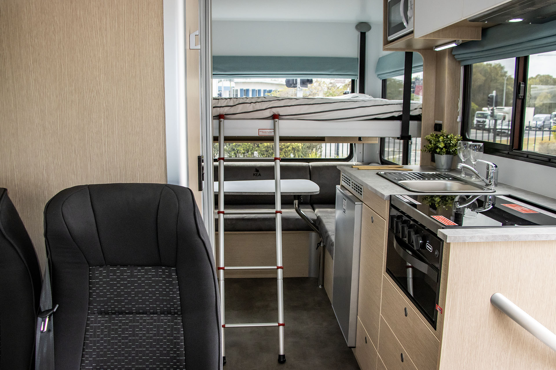 Carousel Popup Thumnails 25 - 2024 Kea Discovery M660 Mercedes 4 Berth
