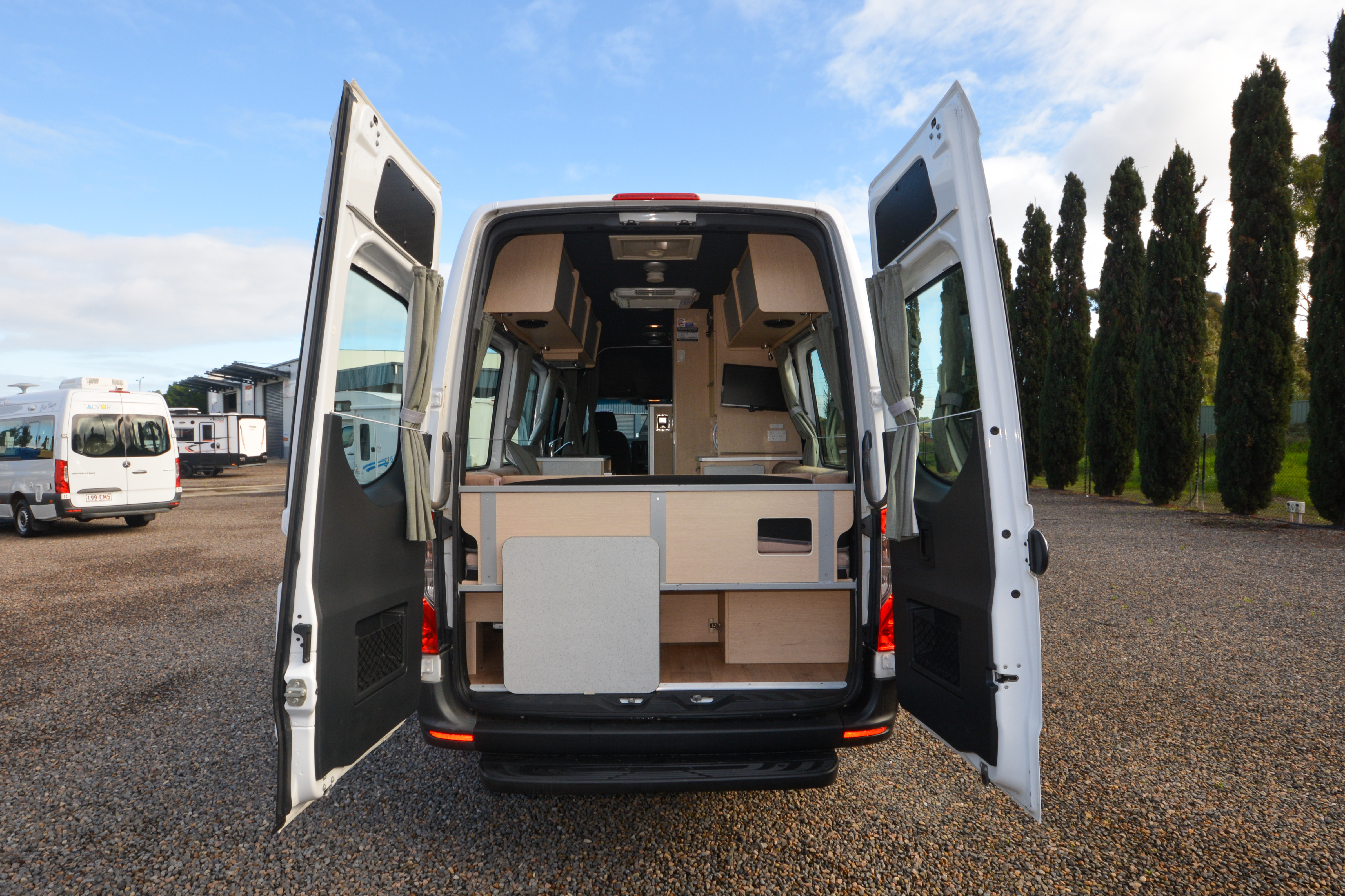 Carousel Popup Thumnails 10 - 2021 Kea Nomad M700 Mercedes 3 Berth