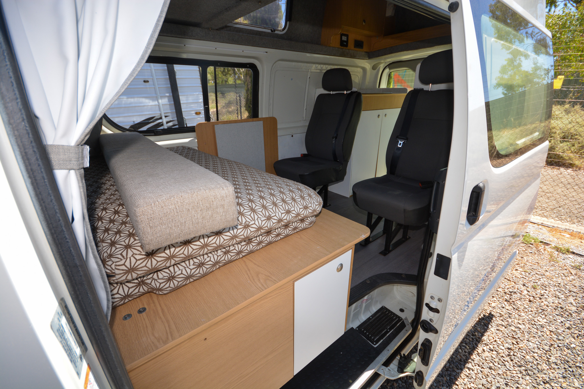 Carousel Popup Thumnails 14 - 2017 Talvor Endeavour Toyota HiAce 4 Berth