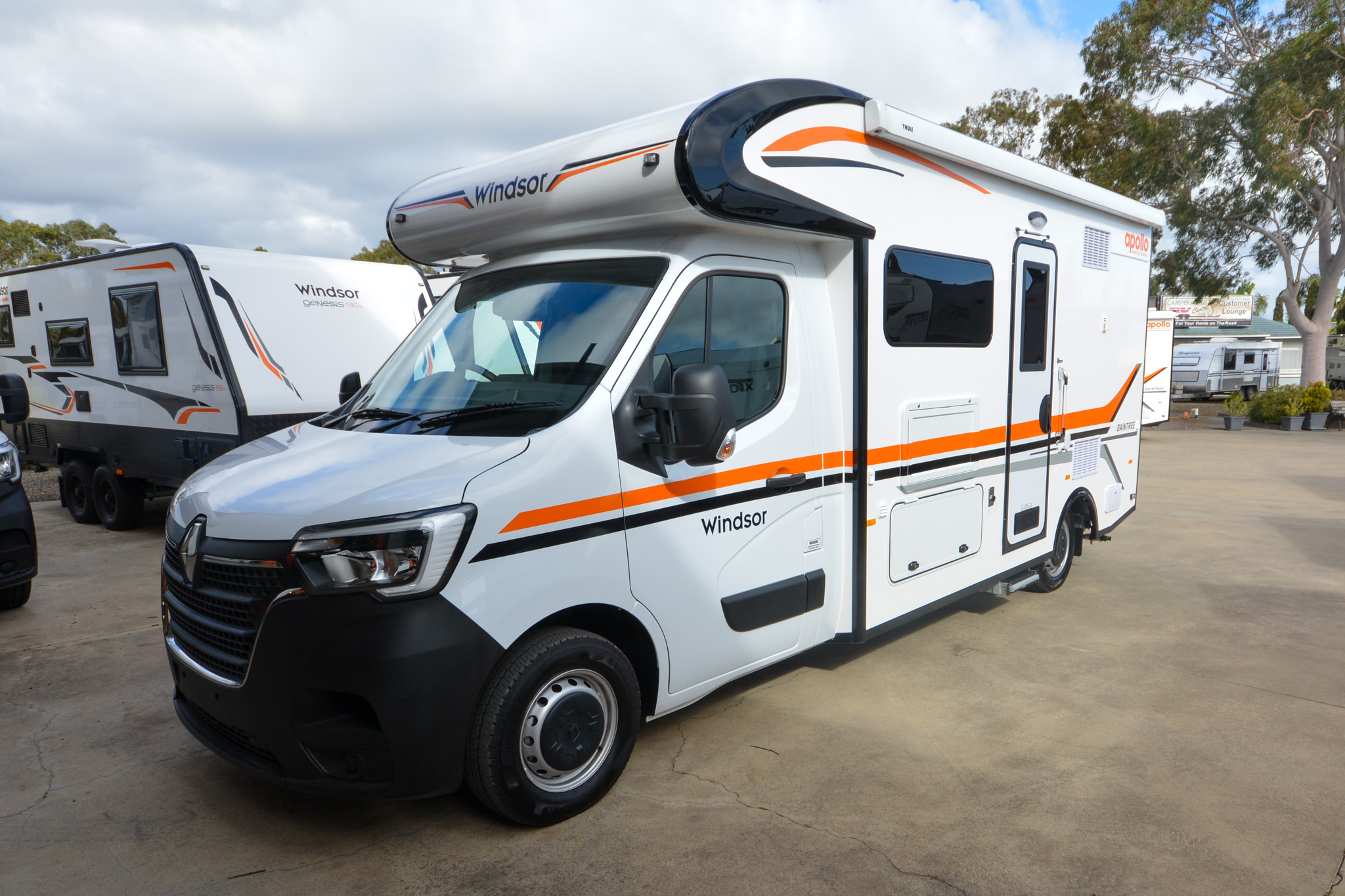 Carousel Popup Main - 2024 Windsor Daintree Renault 2 Berth