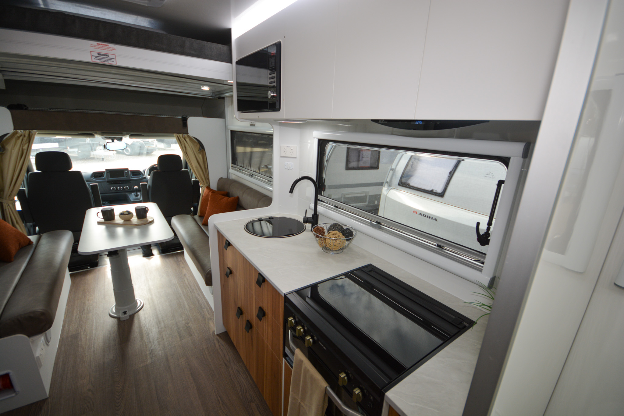 Carousel Popup Thumnails 19 - 2024 Windsor Daintree Renault 2 Berth