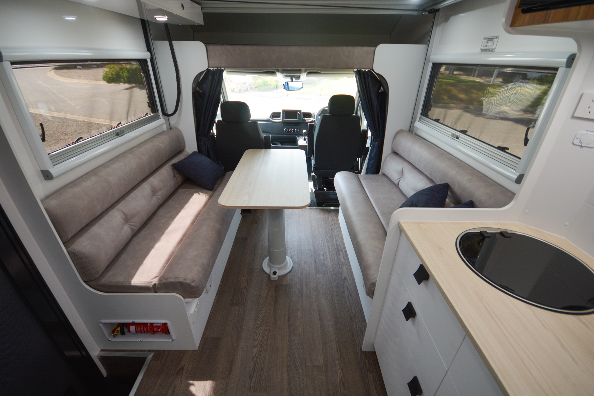 Carousel Popup Thumnails 21 - 2024 Windsor Daintree Renault 2 Berth
