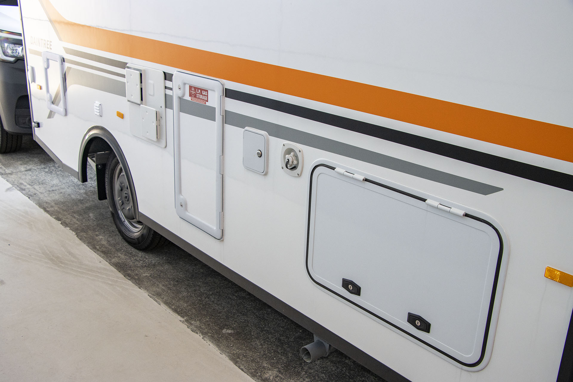 Carousel Popup Thumnails 22 - 2024 Windsor Daintree Renault 2 Berth