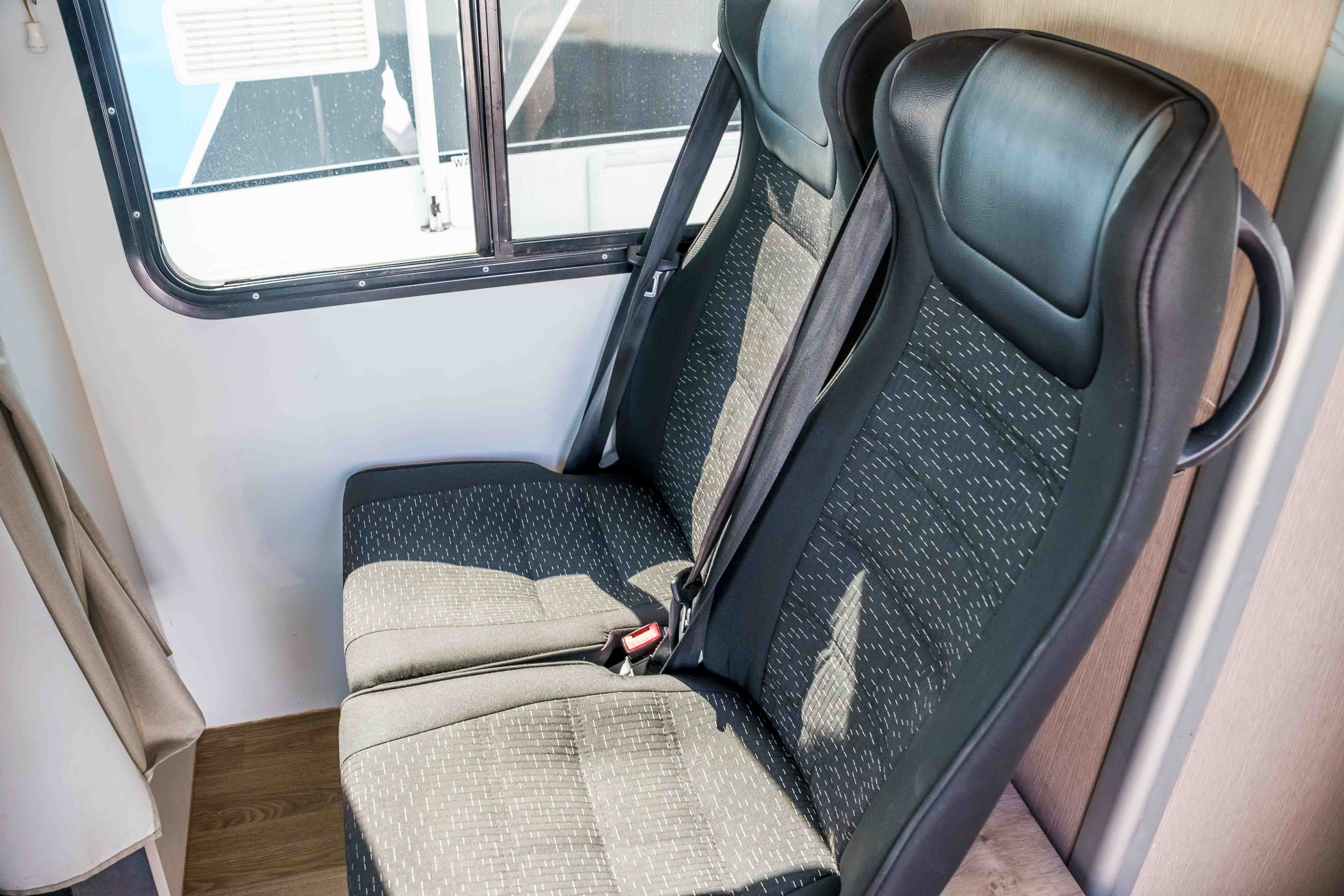Carousel Popup Thumnails 9 - 2021 Kea Discovery M660 Mercedes 4 Berth