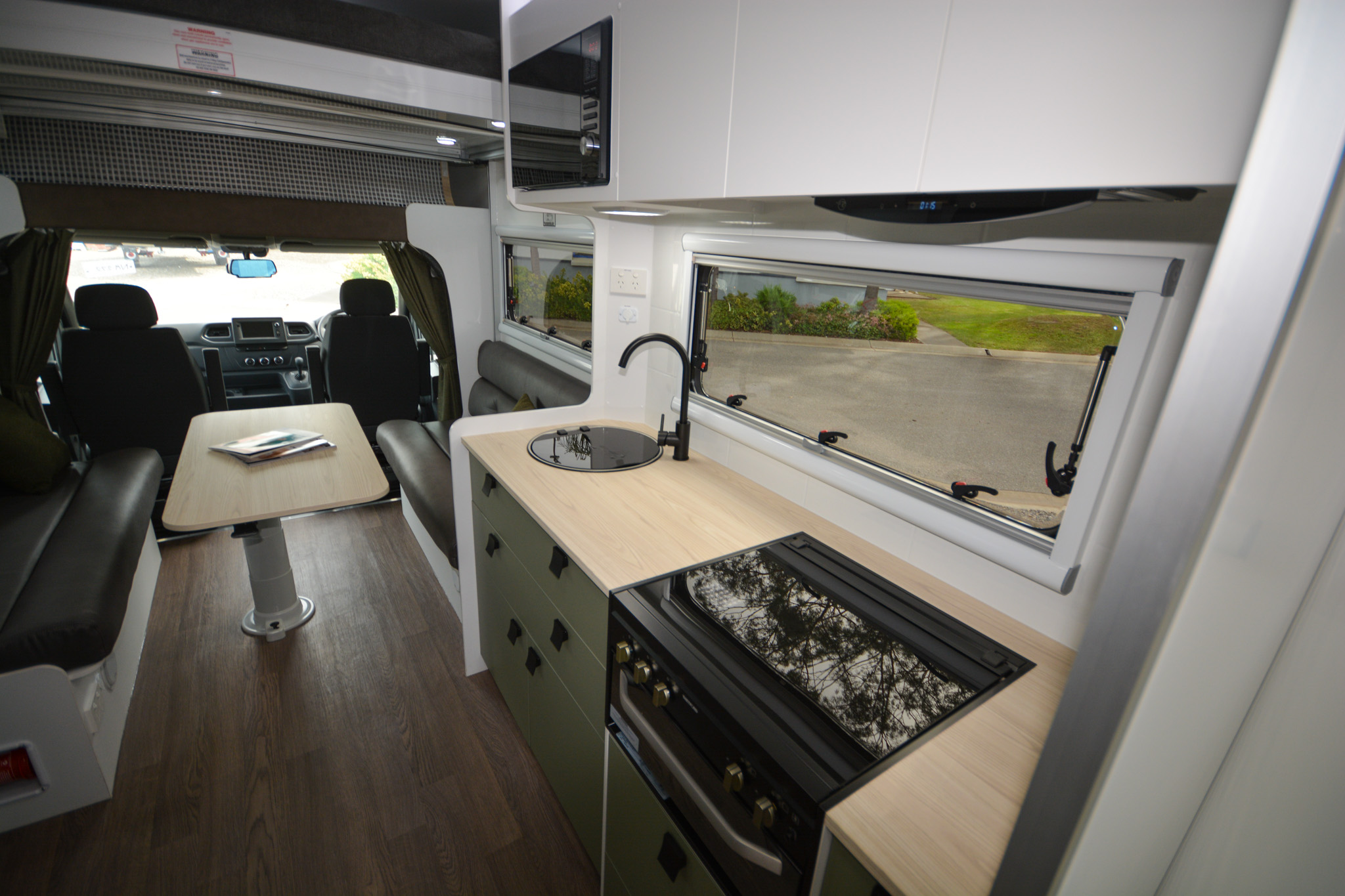 Carousel Popup Thumnails 20 - 2024 Windsor Daintree Renault 2 Berth
