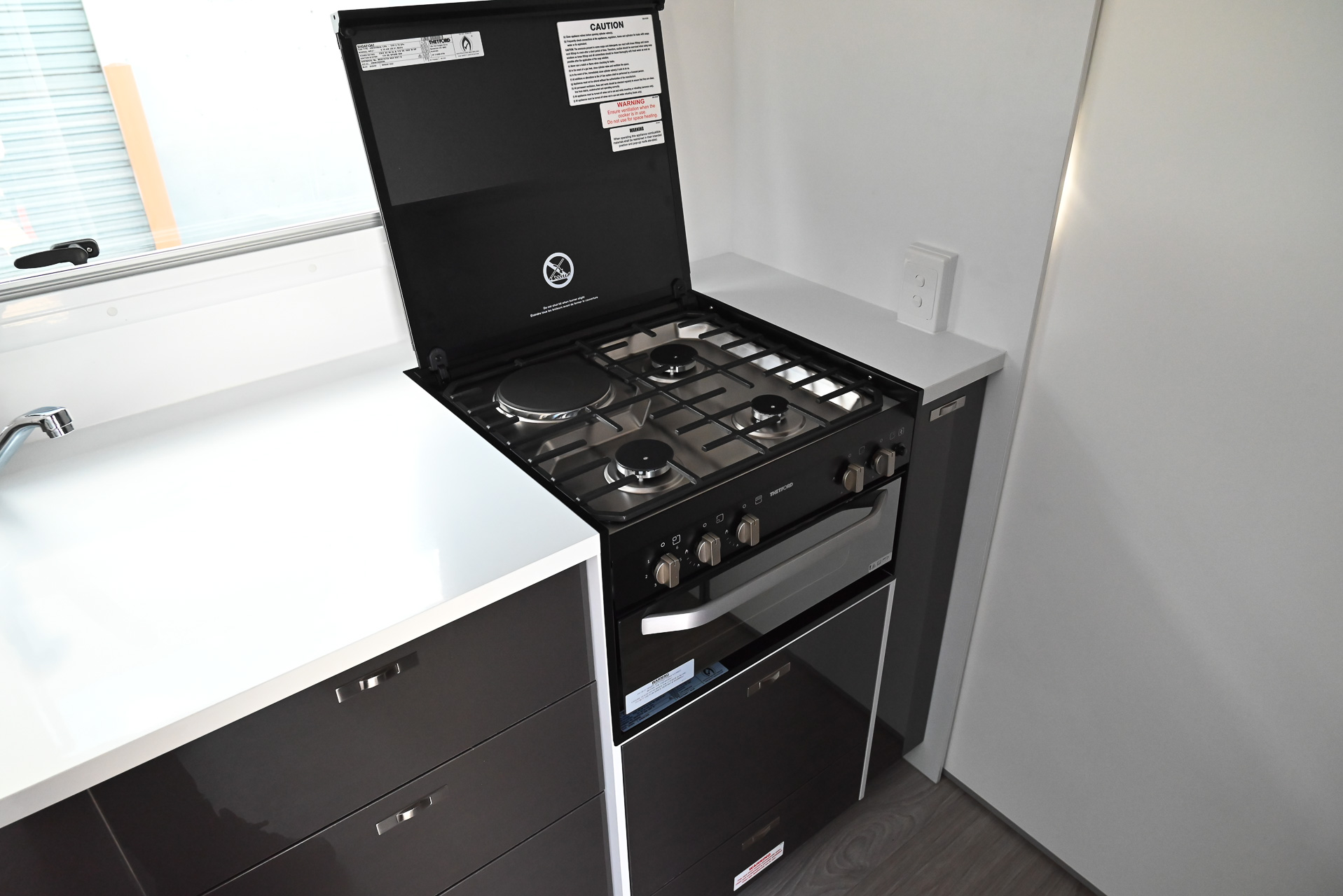Carousel Popup Thumnails 24 - 2024 Windsor Daintree Renault 2 Berth