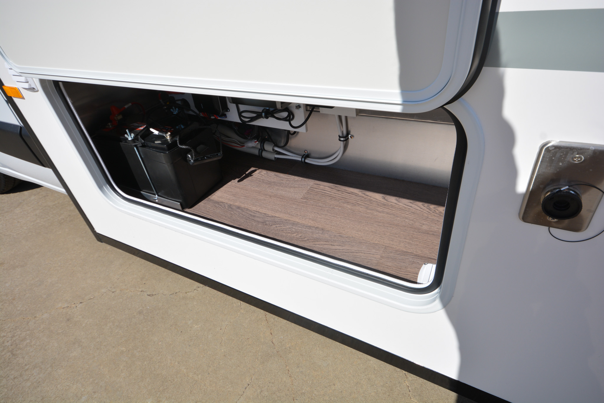 Carousel Popup Thumnails 11 - 2024 Windsor Daintree Renault 2 Berth