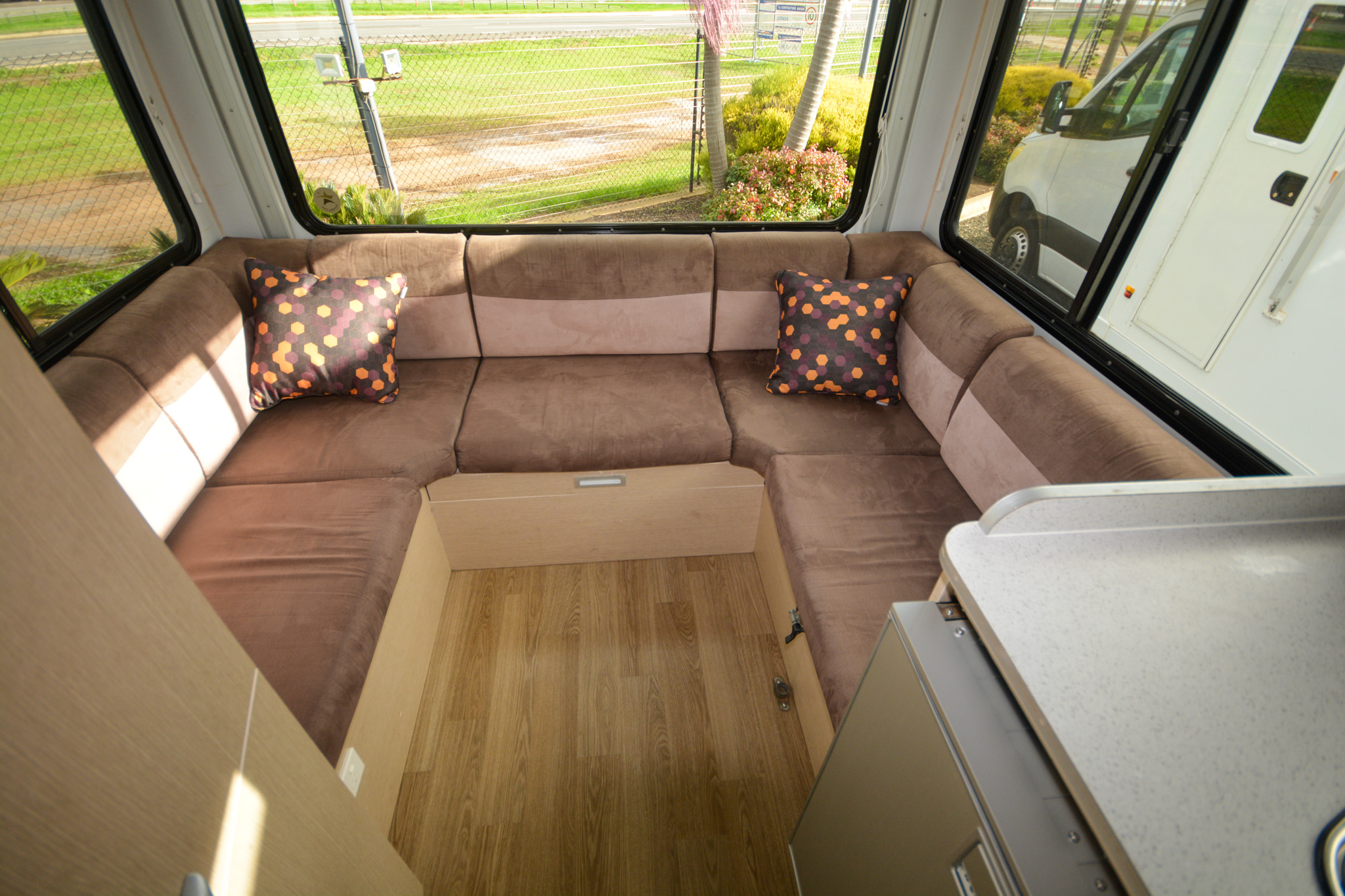 Carousel Popup Thumnails 25 - 2021 Kea Discovery M660 Mercedes 4 Berth