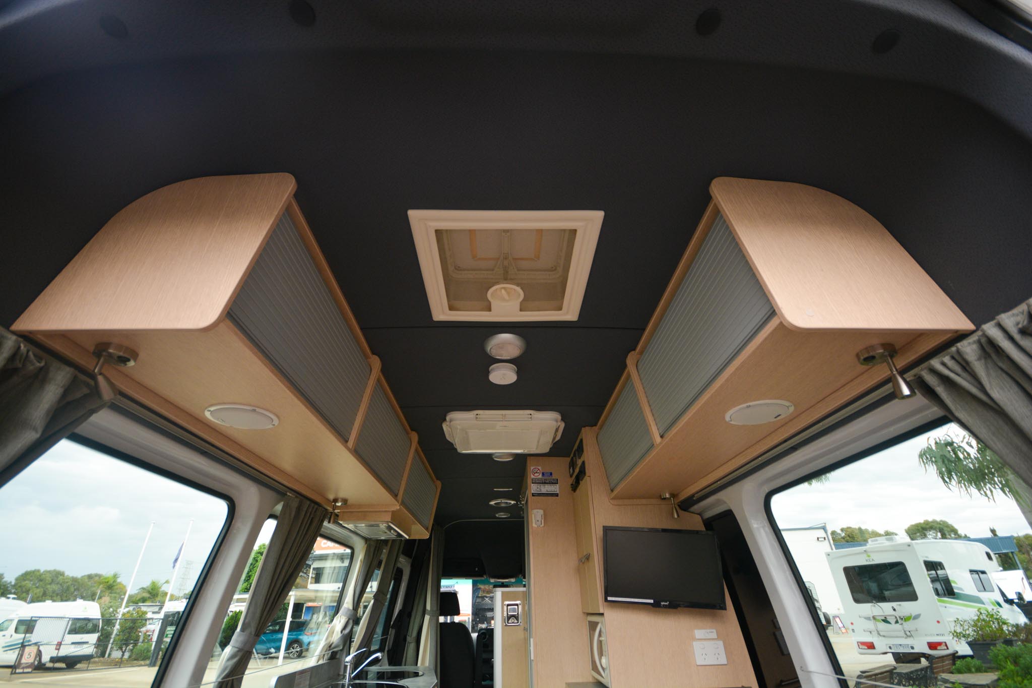 Carousel Popup Thumnails 24 - 2021 Kea Nomad M700 Mercedes 3 Berth