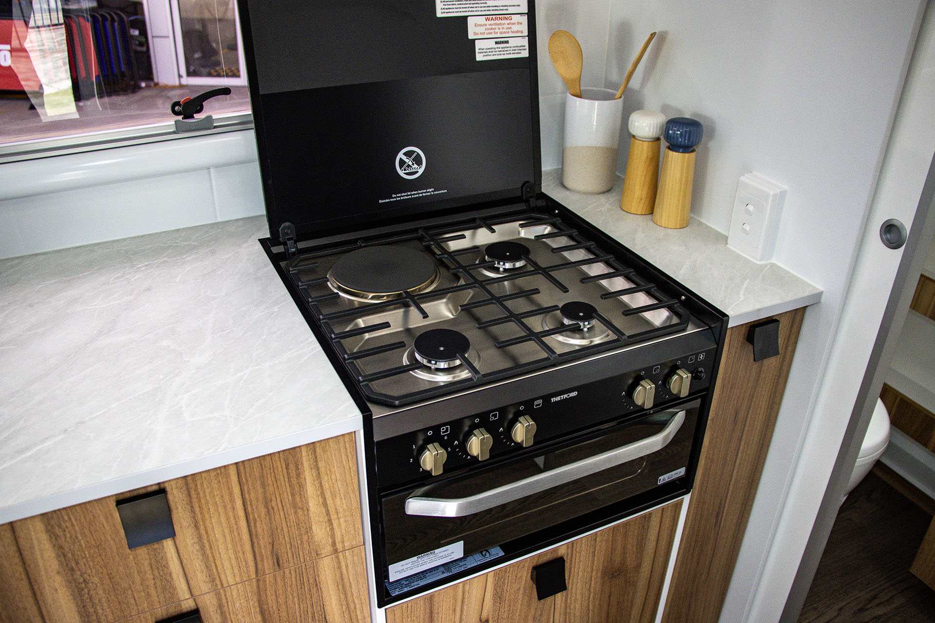 Carousel Popup Thumnails 24 - 2024 Windsor Daintree Renault 2 Berth
