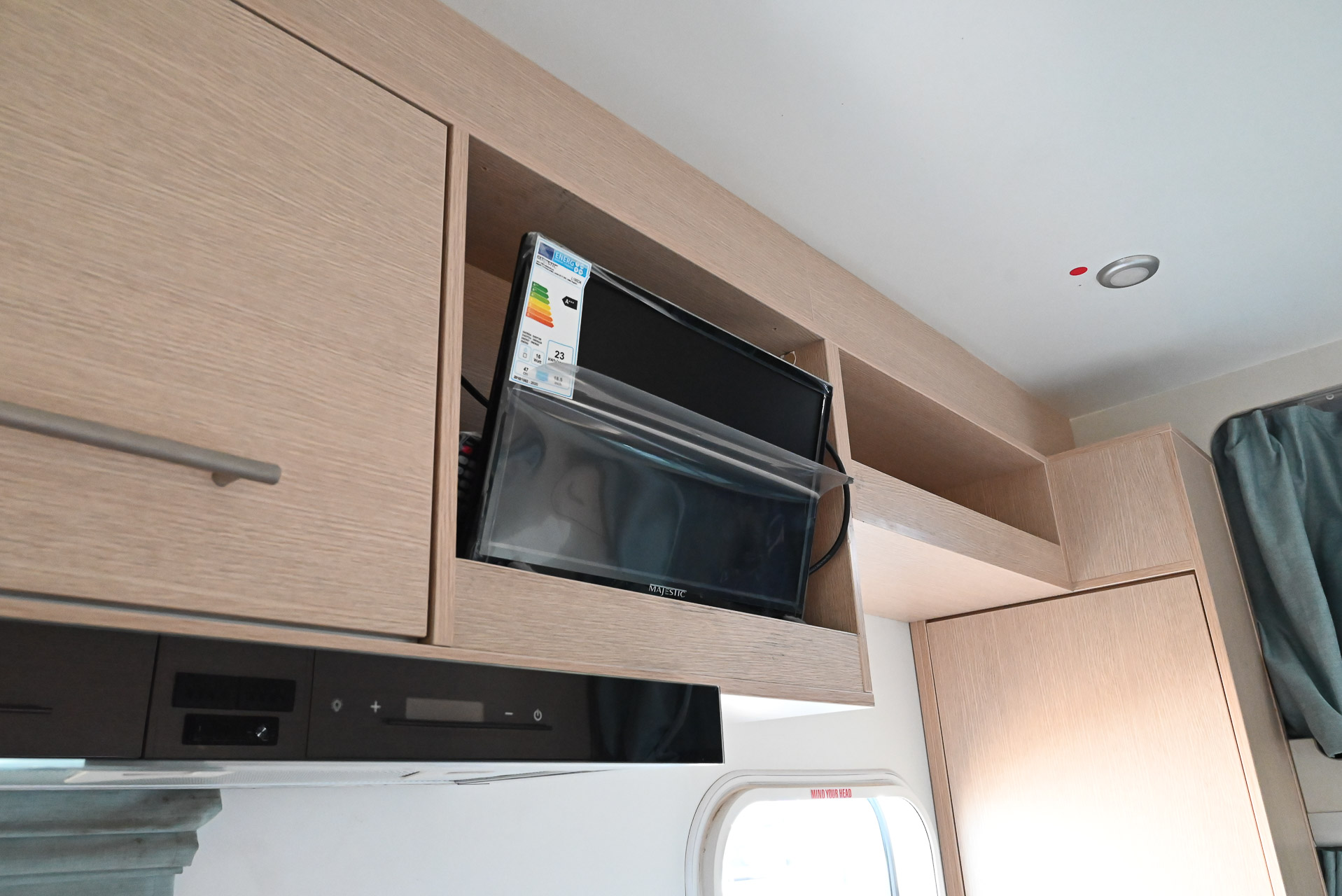 Carousel Popup Thumnails 25 - 2021 Kea River M721 Mercedes 6 Berth