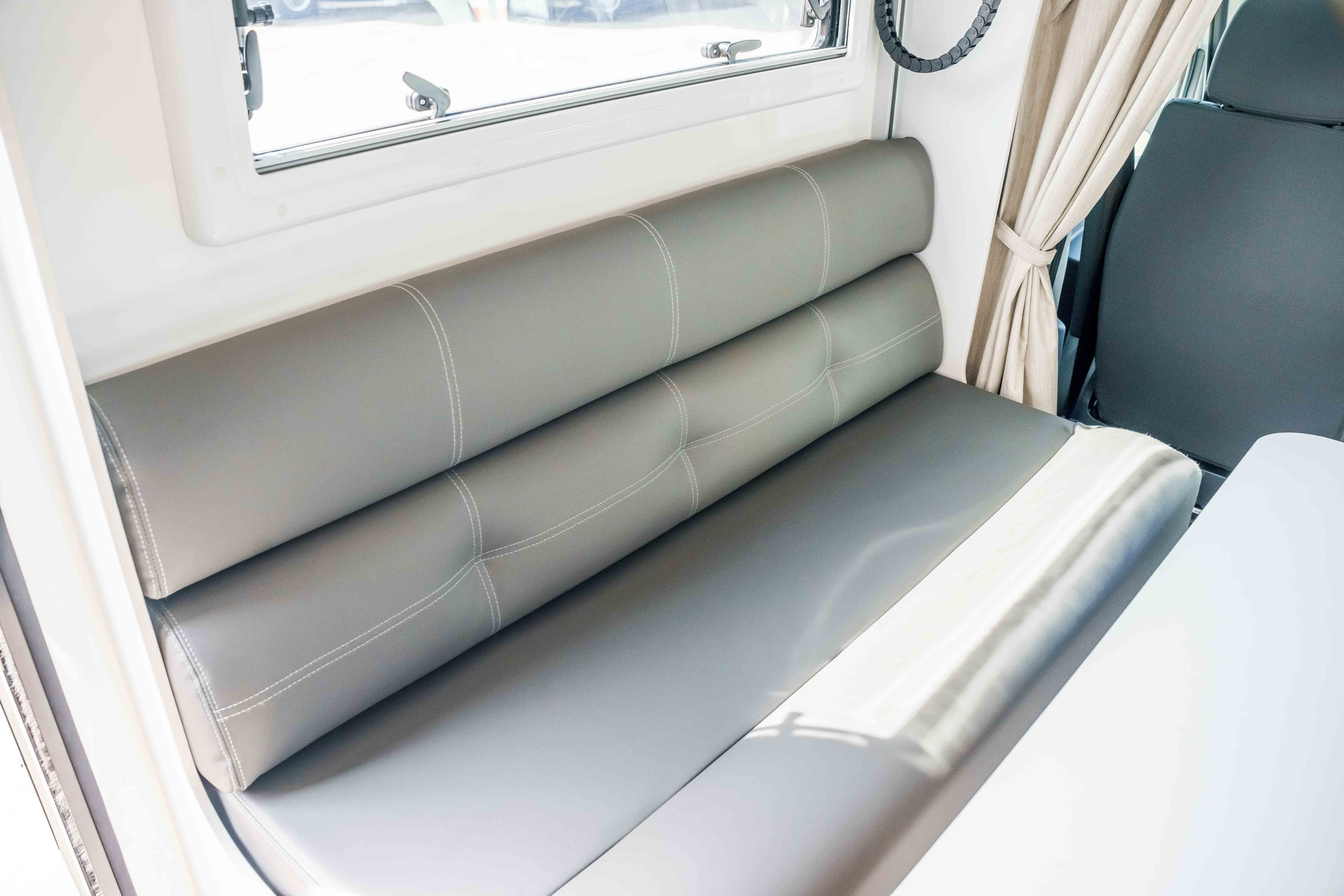 Carousel Popup Thumnails 6 - 2024 Windsor Daintree Renault 2 Berth