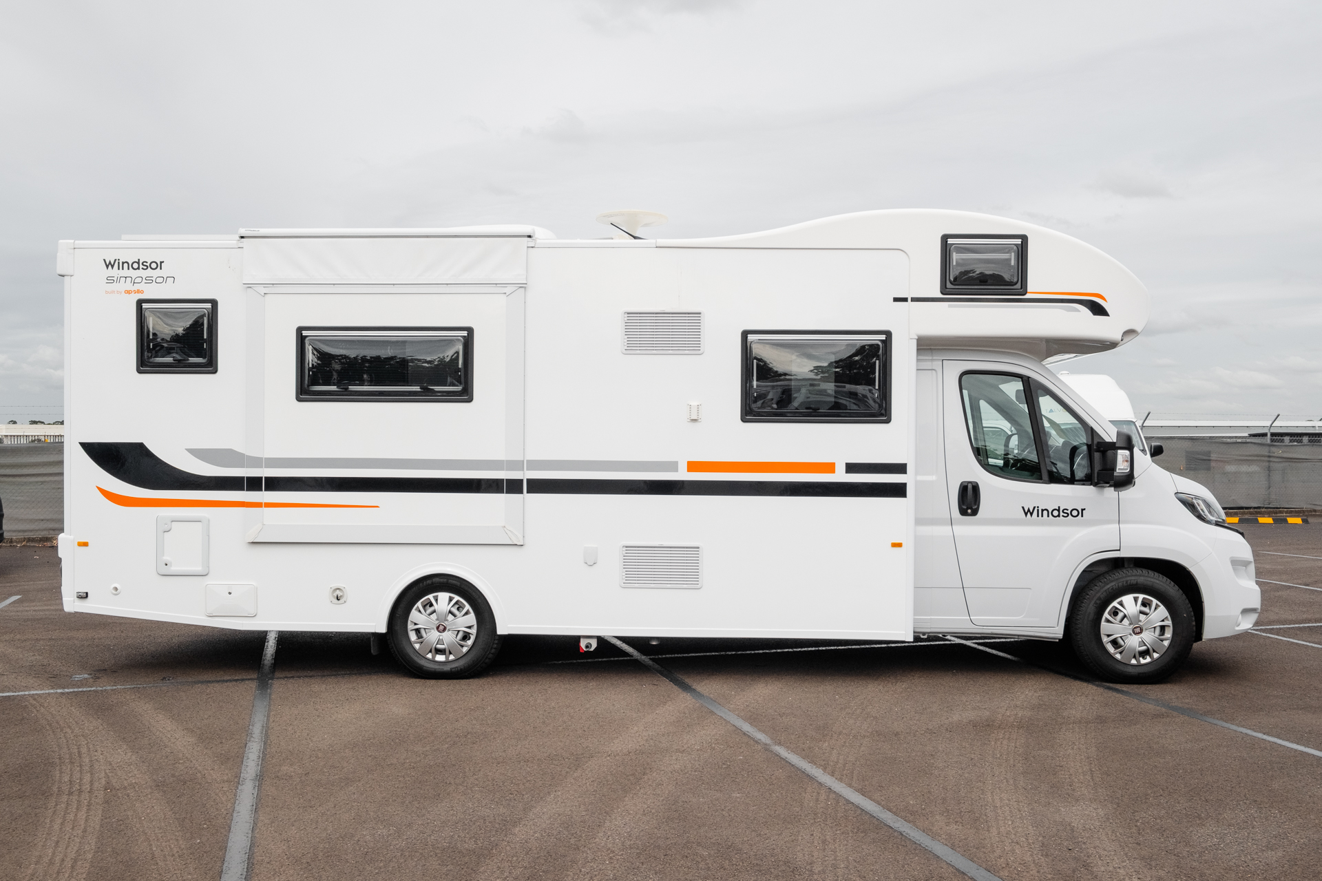 Carousel Popup Thumnails 3 - 2024 Windsor Simpson Fiat 4 Berth