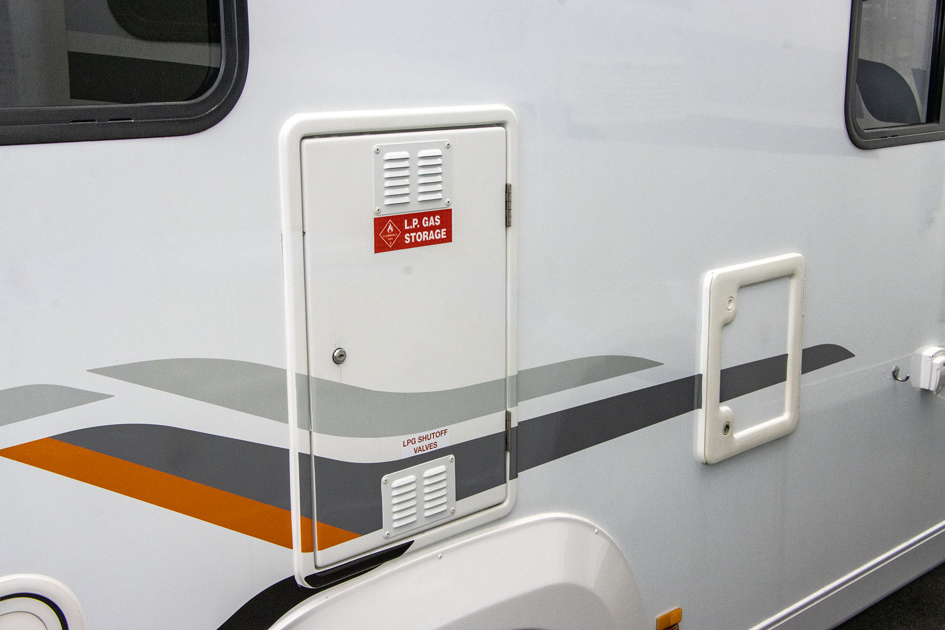Carousel Popup Thumnails 27 - 2022 Windsor Cascade M670 Mercedes 4 Berth