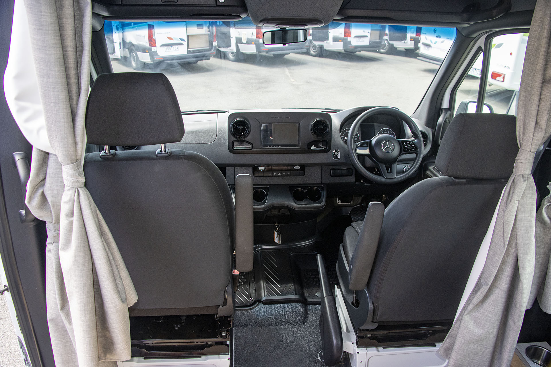 Carousel Popup Thumnails 15 - 2021 Kea Nomad M700 Mercedes 3 Berth