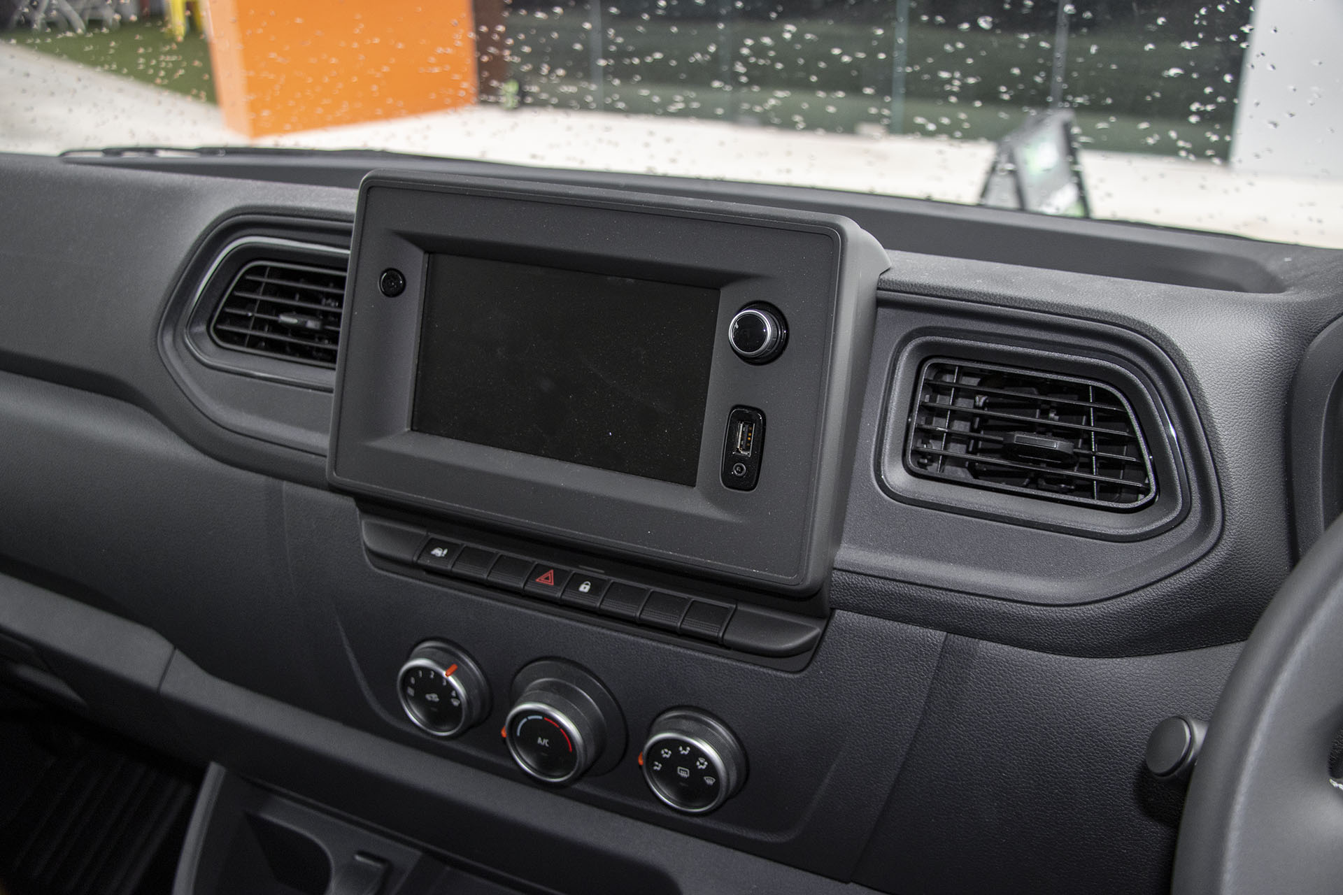 Carousel Popup Thumnails 7 - 2024 Windsor Daintree Renault 2 Berth