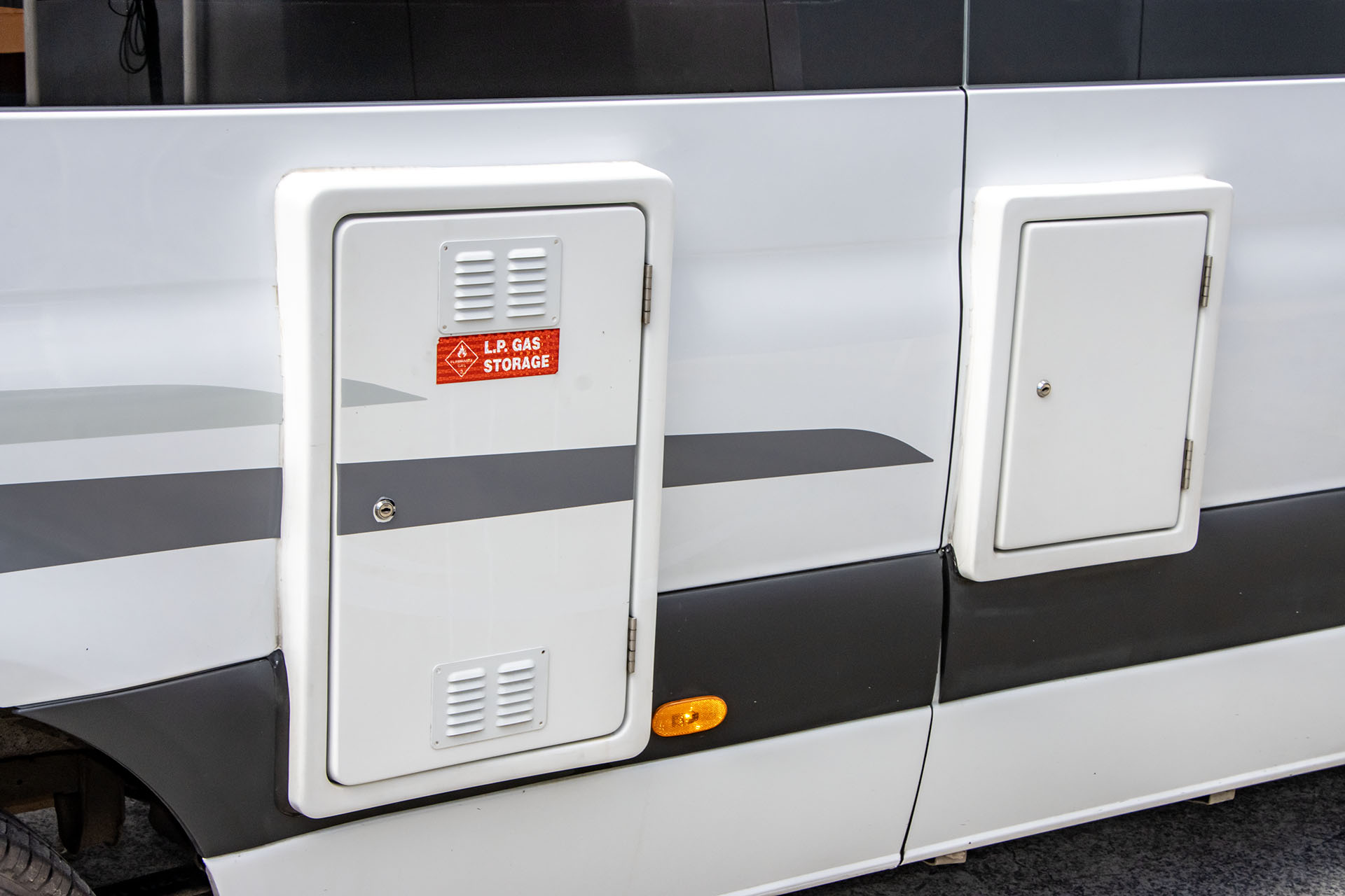 Carousel Popup Thumnails 10 - 2021 Windsor Nomad M700 Mercedes 3 Berth