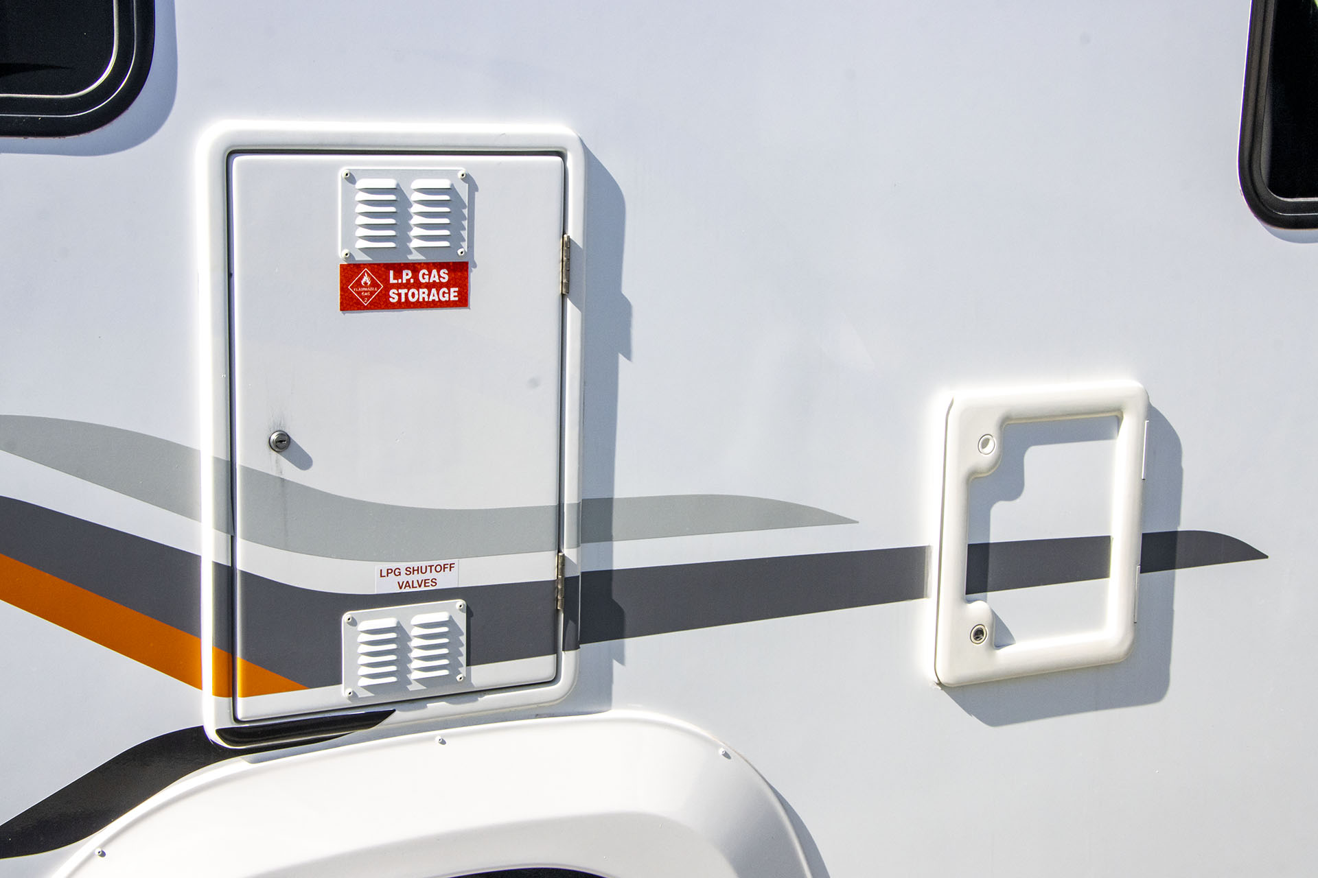 Carousel Popup Thumnails 11 - 2021 Windsor Cascade M670 Mercedes 4 Berth