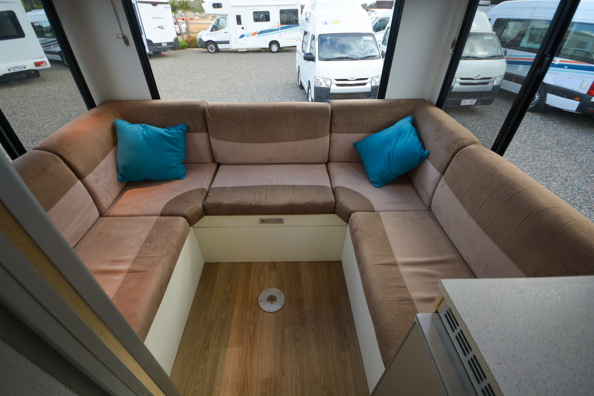 Carousel Popup Thumnails 23 - 2021 Kea River M721 Mercedes 6 Berth