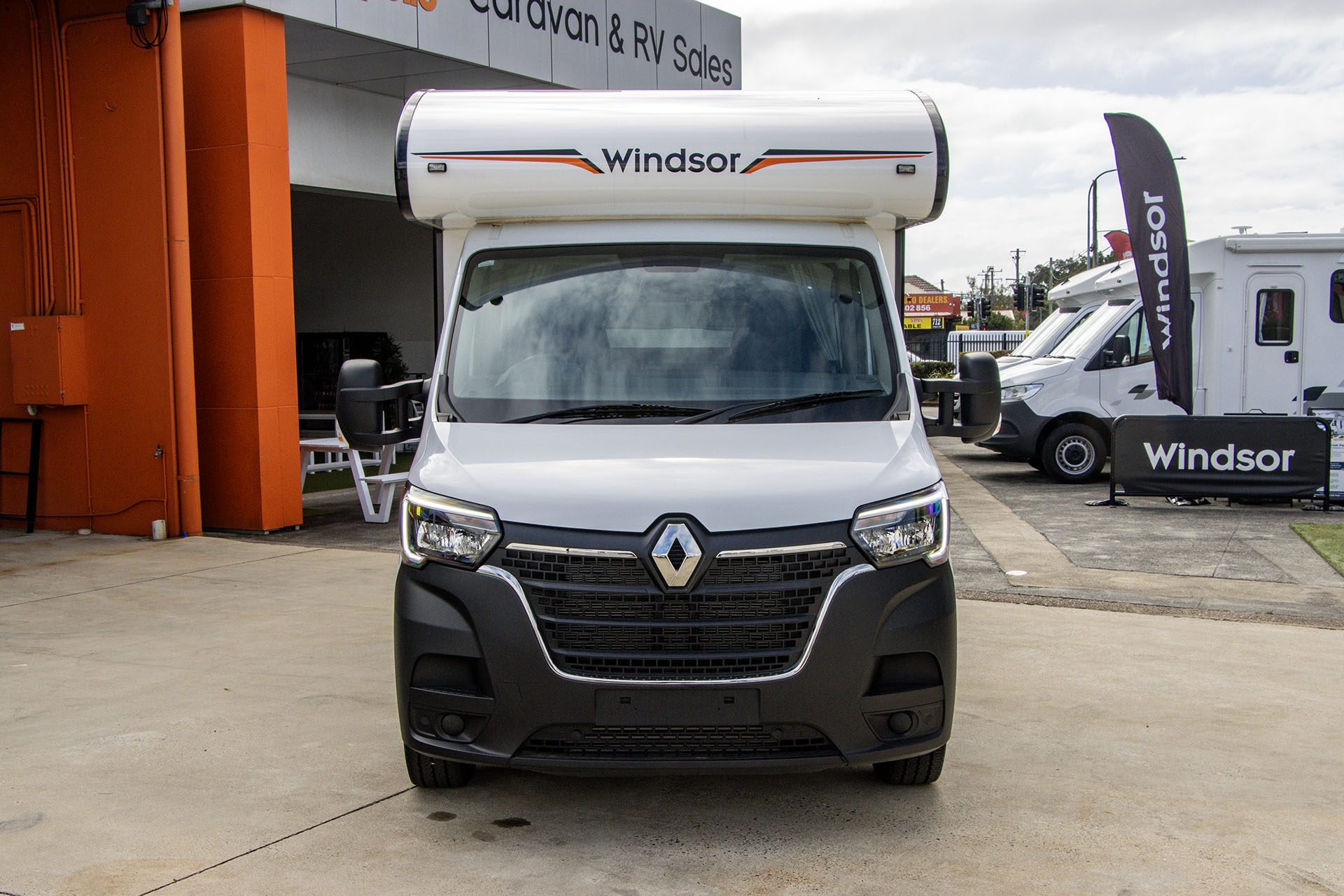 Carousel Popup Thumnails 4 - 2024 Windsor Daintree Renault 2 Berth