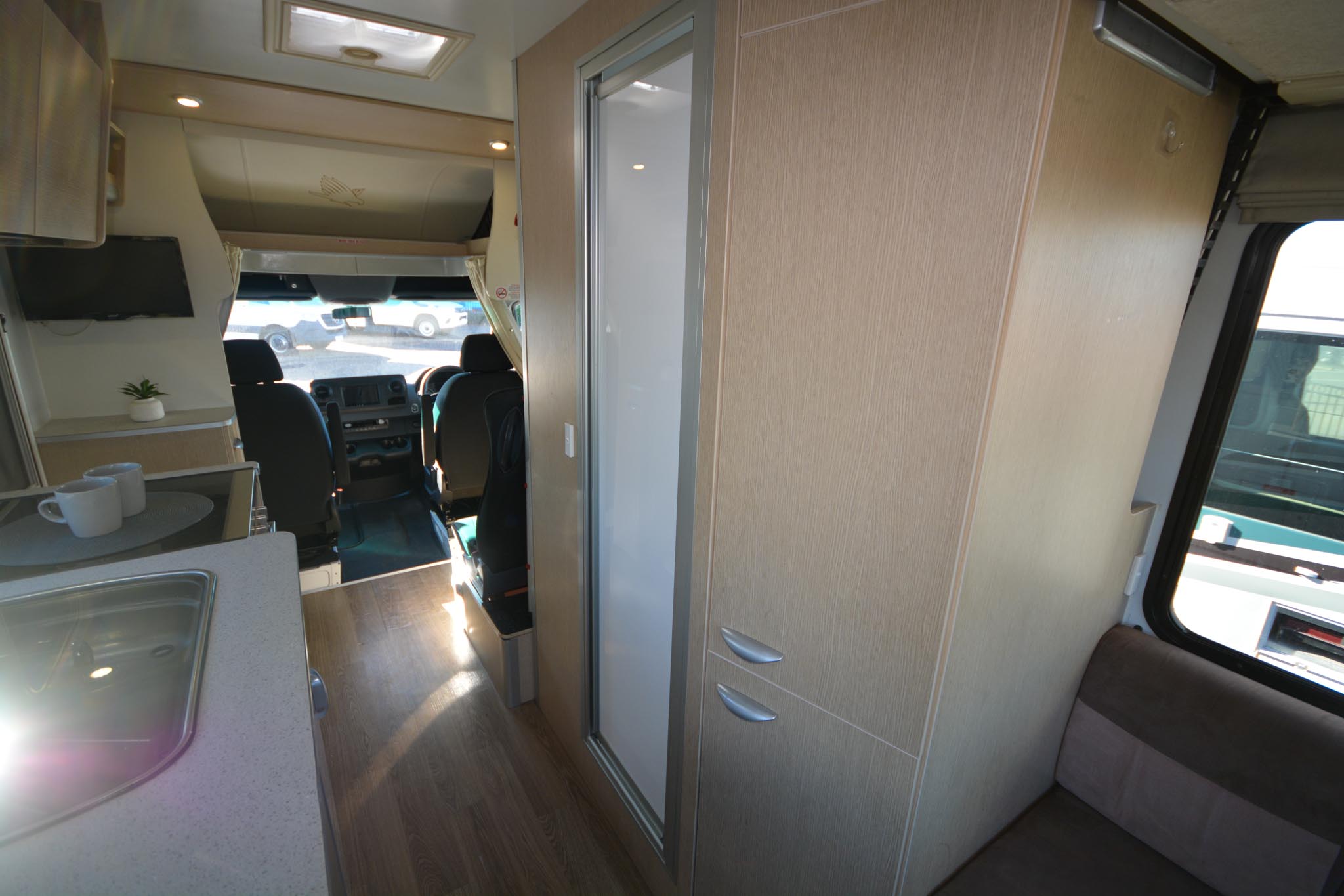 Carousel Popup Thumnails 19 - 2021 Kea Discovery M660 Mercedes 4 Berth