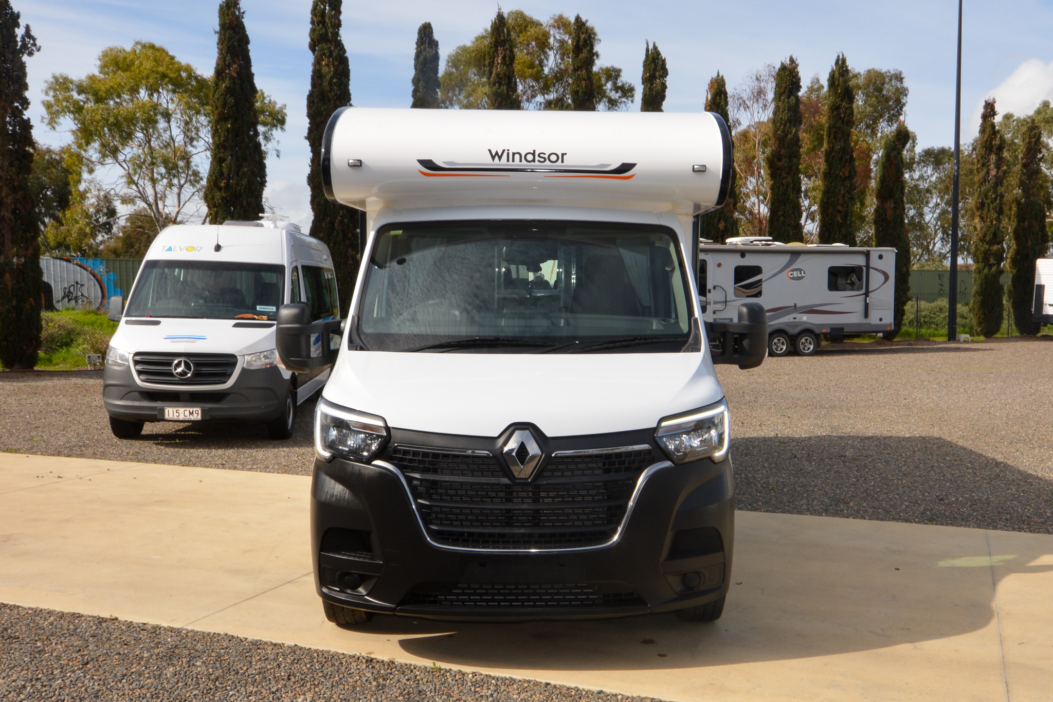 Carousel Popup Thumnails 4 - 2024 Windsor Daintree Renault 2 Berth